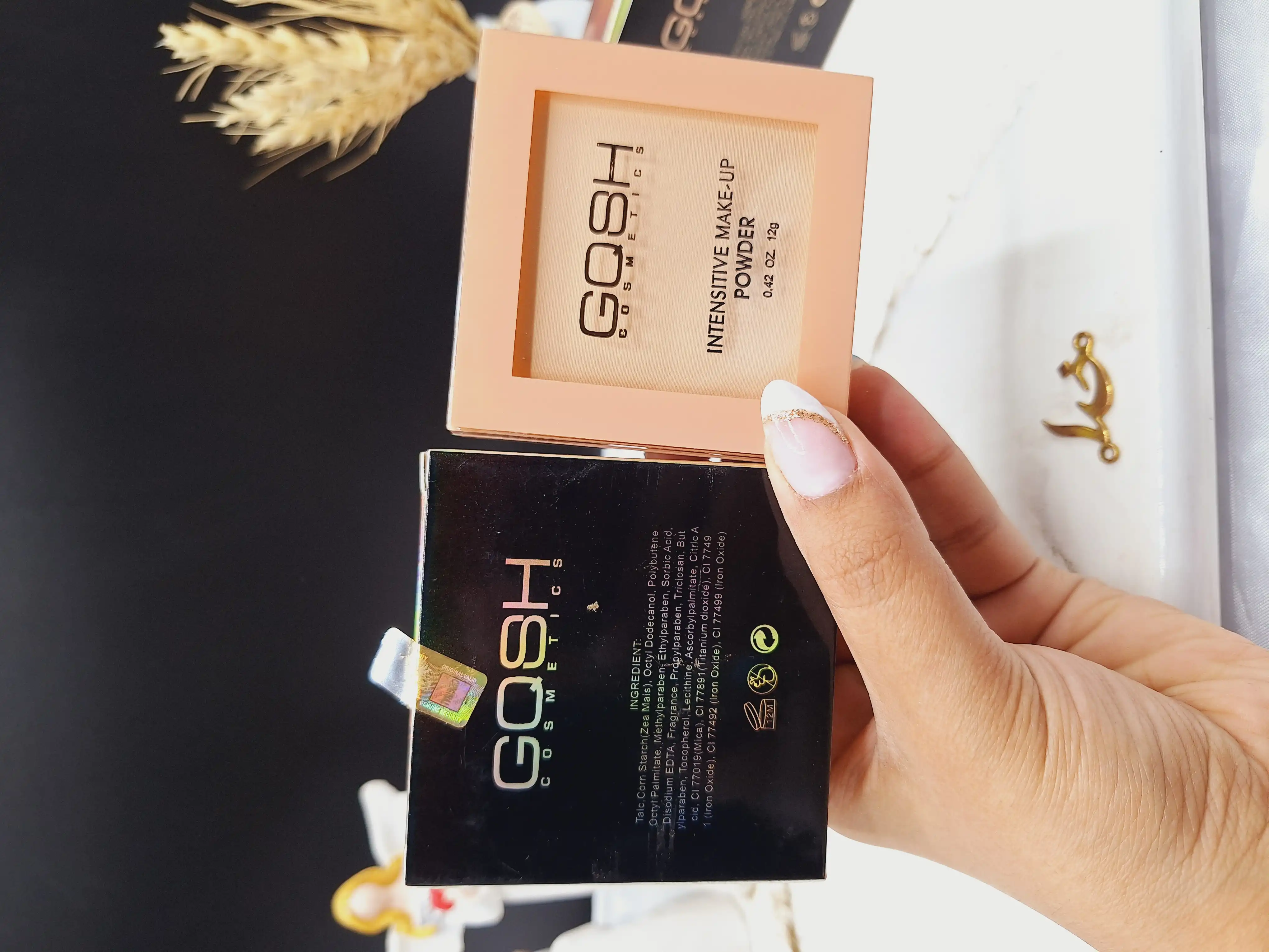 پنکک مخملی و با دوام همراه با پد و آیینه برند گاش GOSH کد 9803