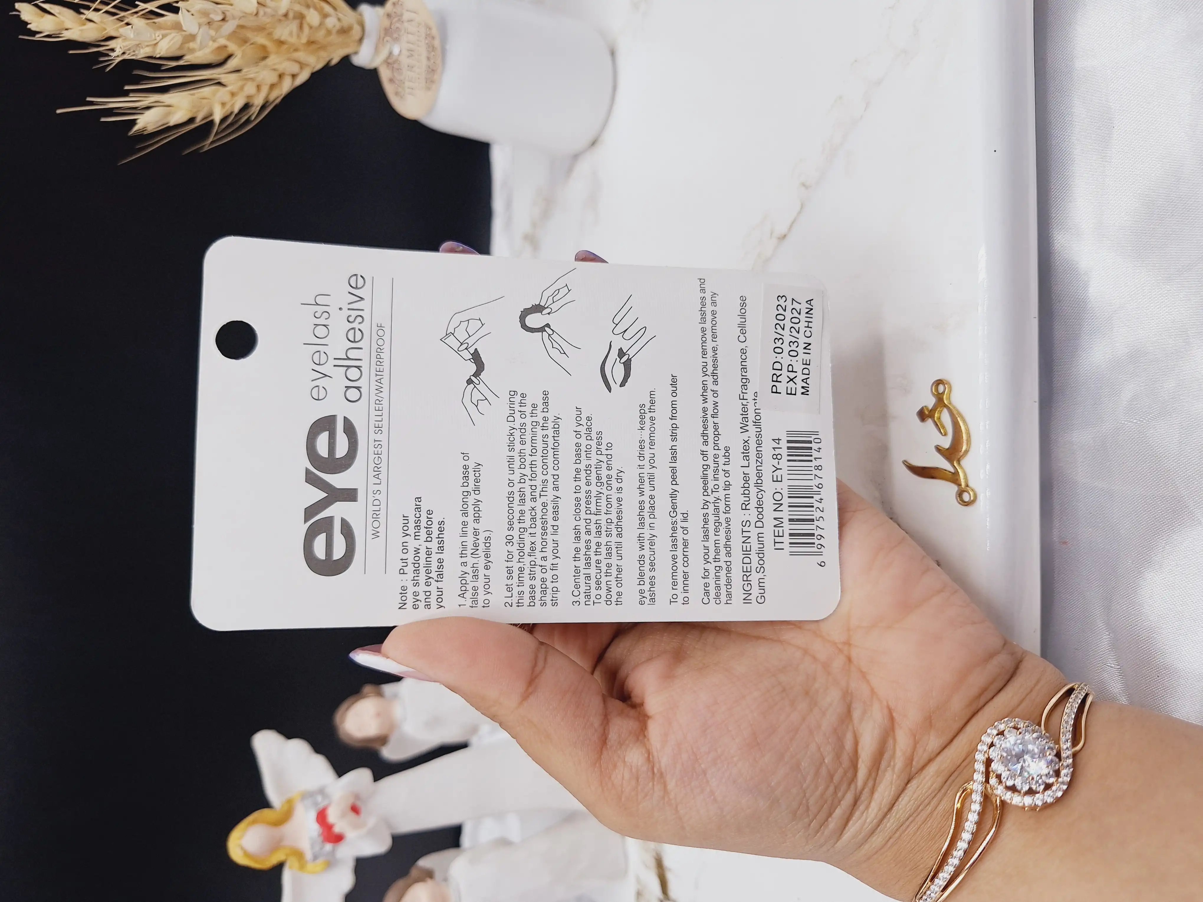 چسب مژه ضد آب eYe کارتن سبز کد EY_814"