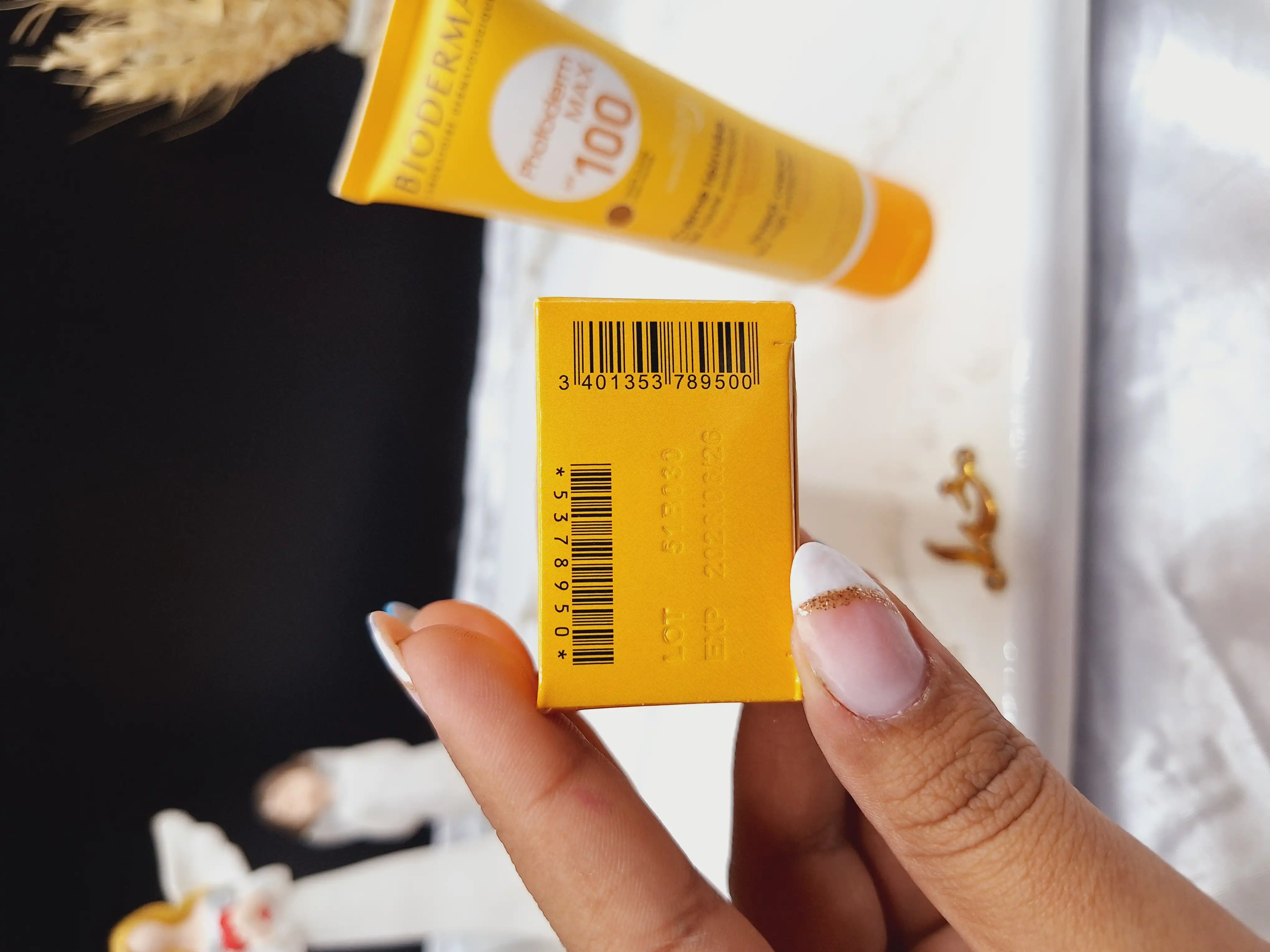 کرم ضد آفتاب رنگی SPF100 بیودرما BIODERMA