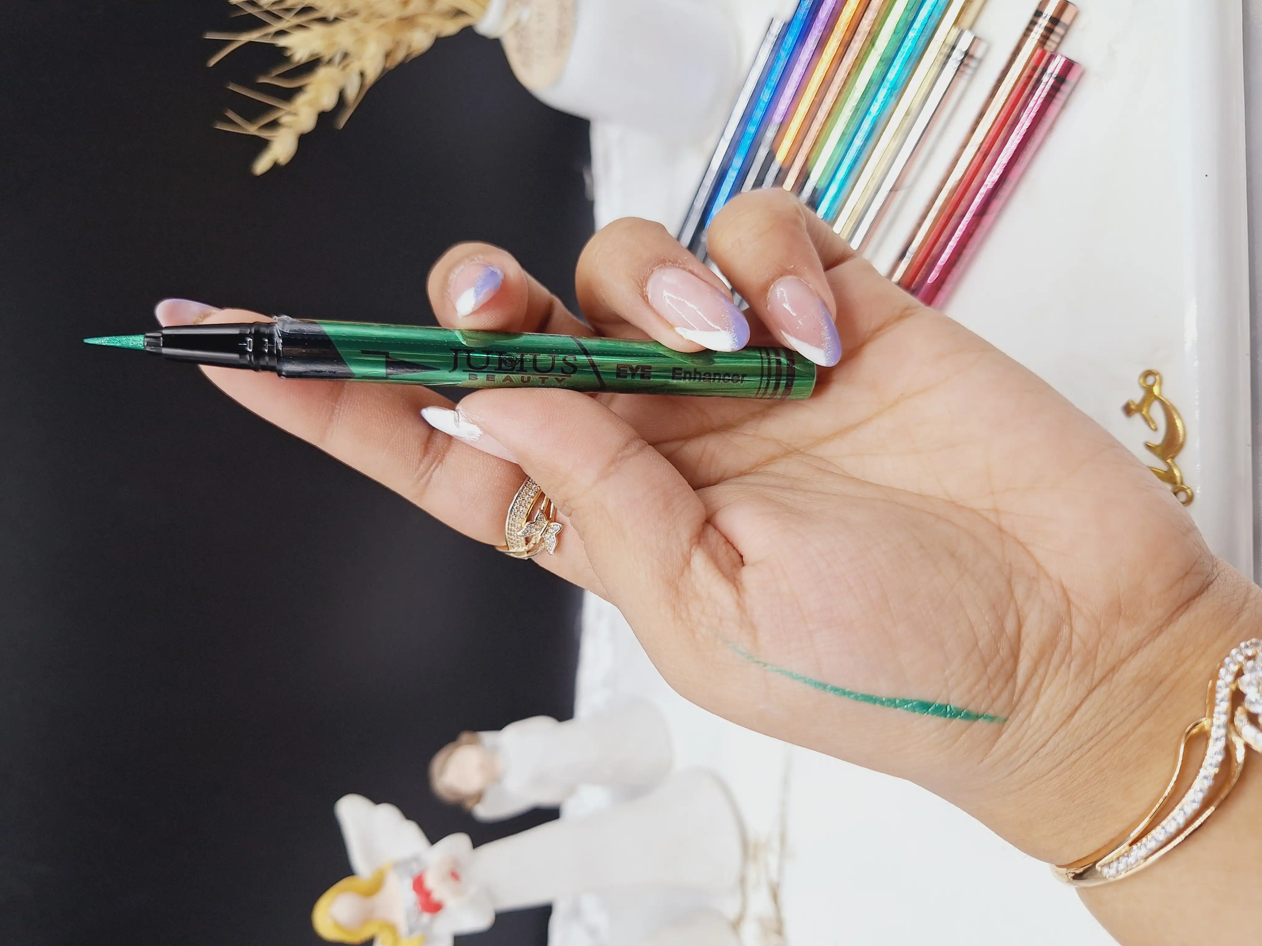 پک خط چشم گلیتری رنگی 12 عددی جولیوس JULIUS شاین دار کد J2335_1