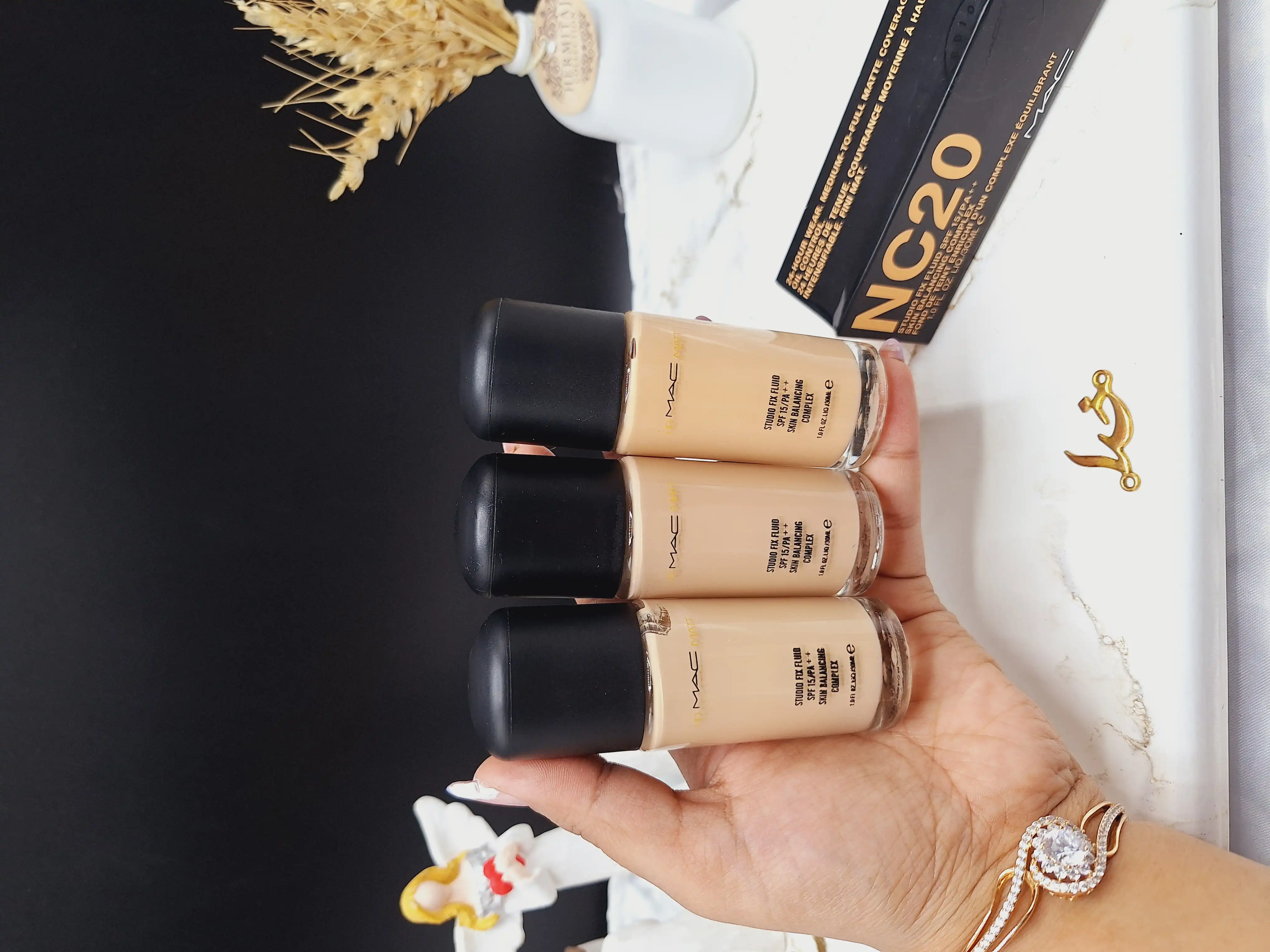 کرم پودر حاوی ضد آفتاب spf 15 برند NC20 کد 0029