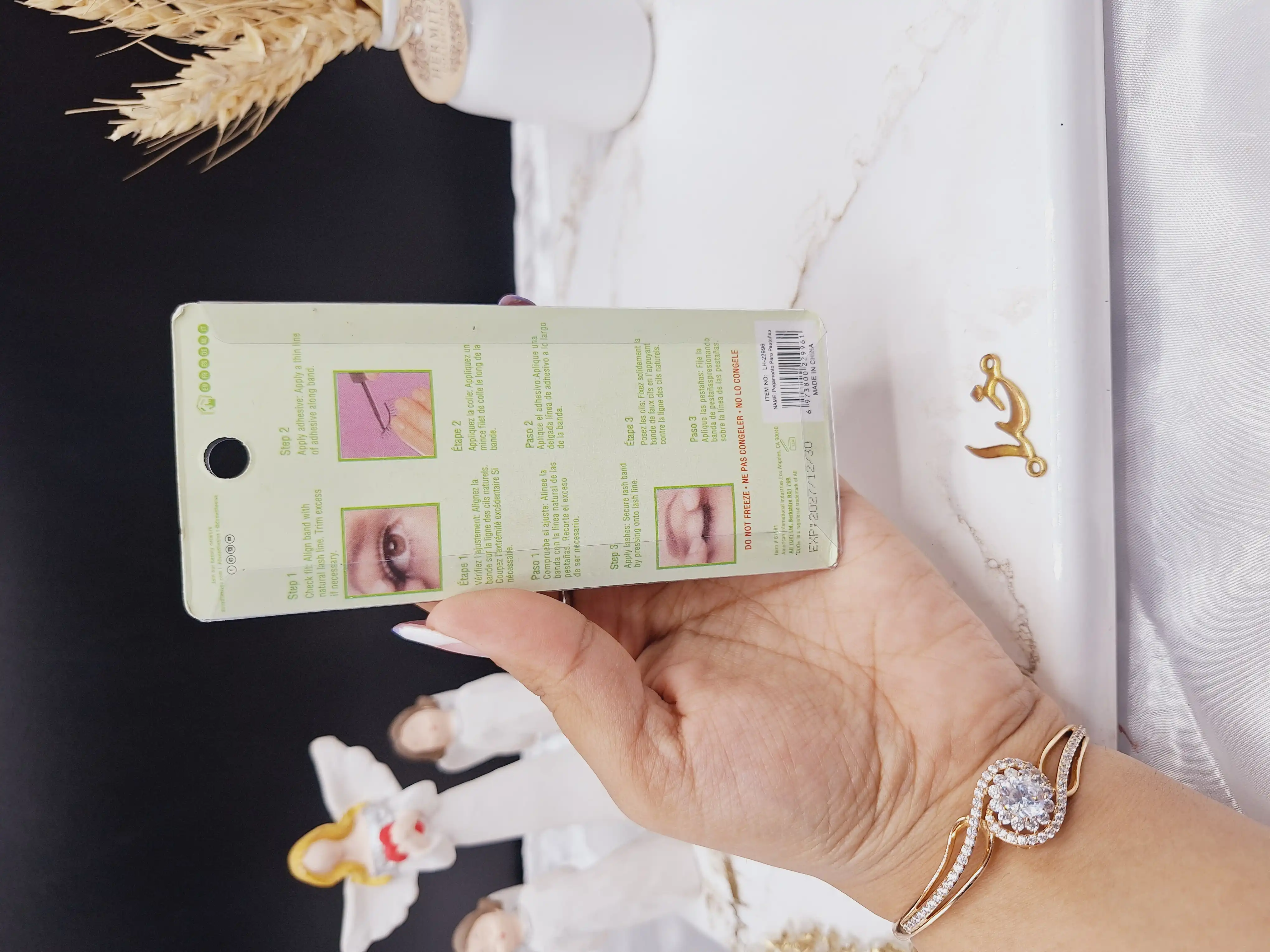 چسب مژه بی رنگ قلمی کارتن سبز برند DUO کد LH-22996