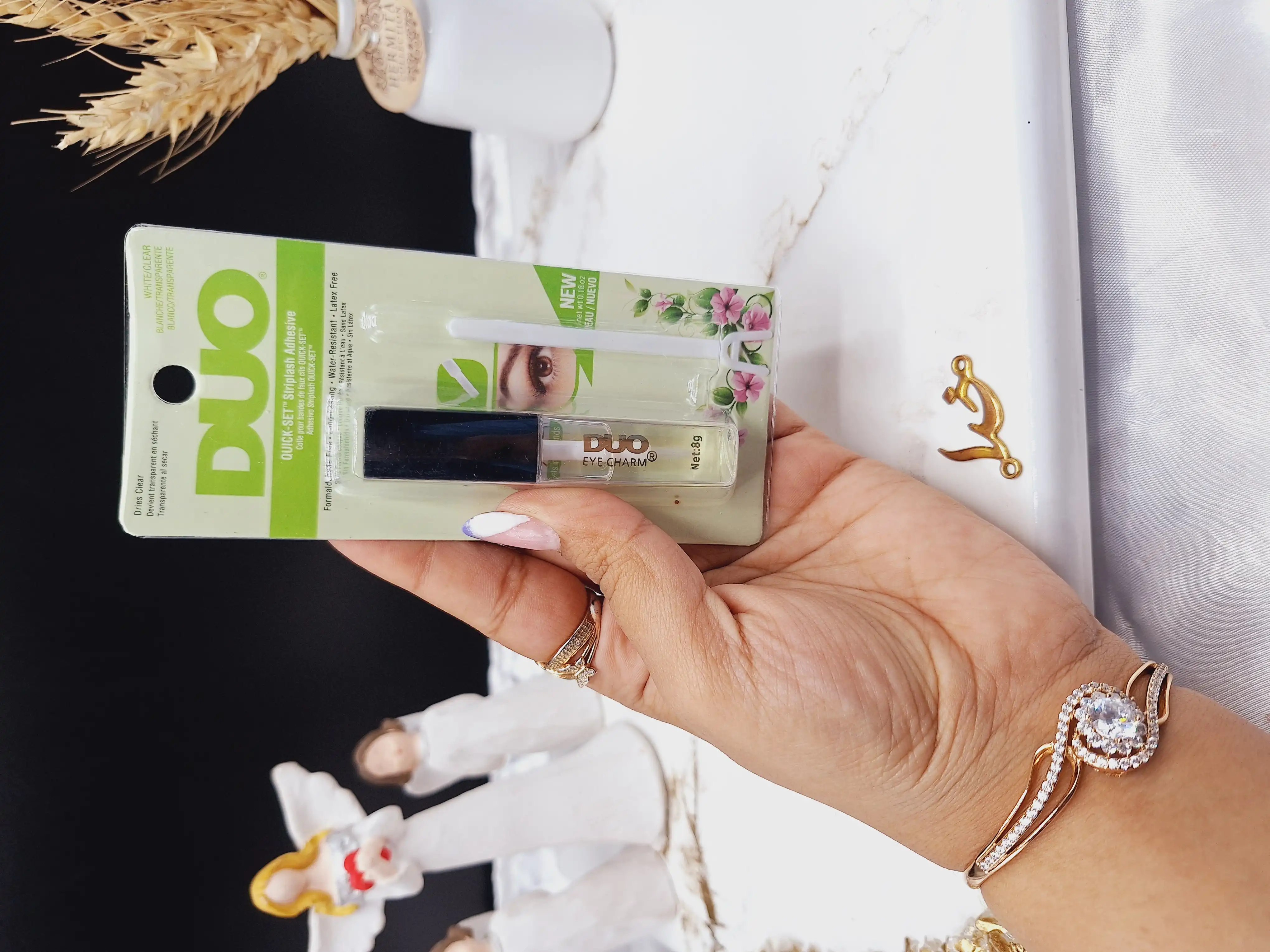 چسب مژه بی رنگ قلمی کارتن سبز برند DUO کد LH-22996