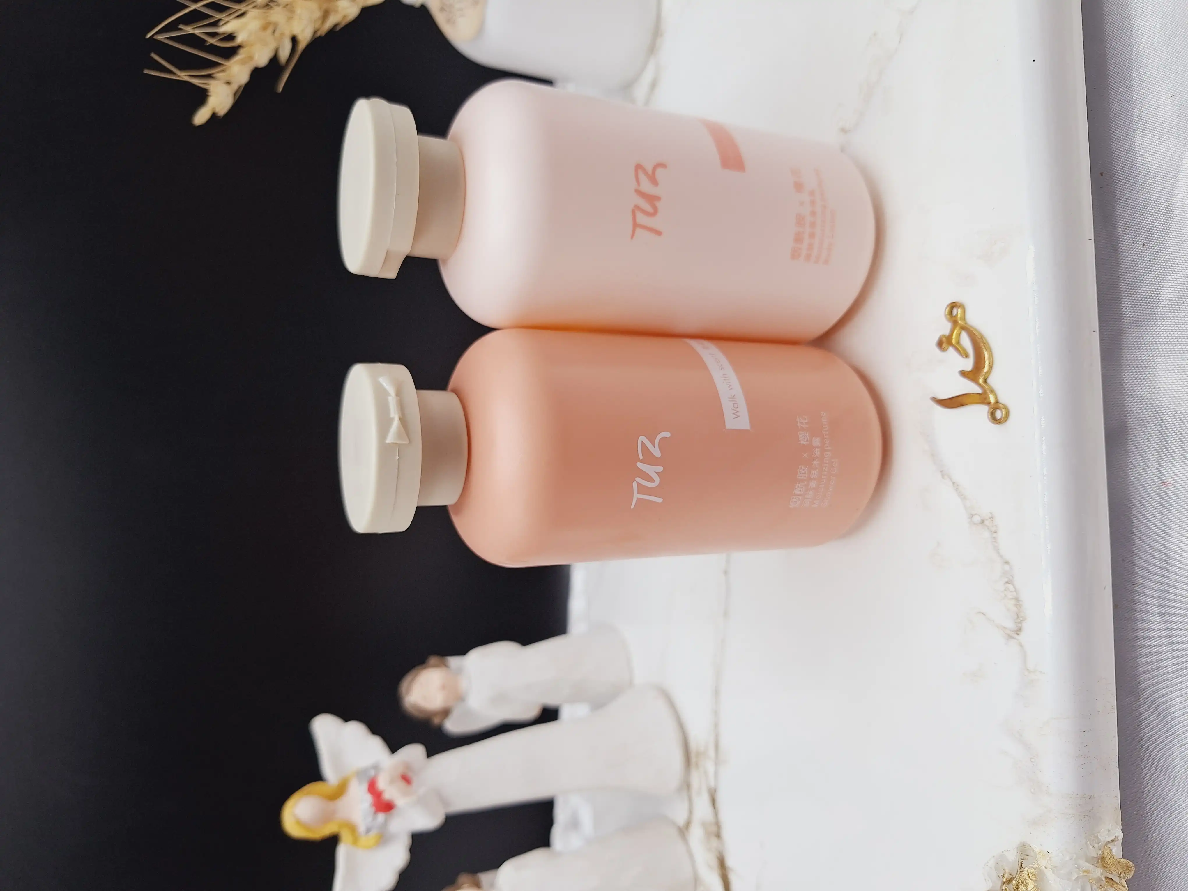 ست دو تکه شاور ژل و لوسیون بدن کپسولی 200ml برند توز TUZ کد 0258