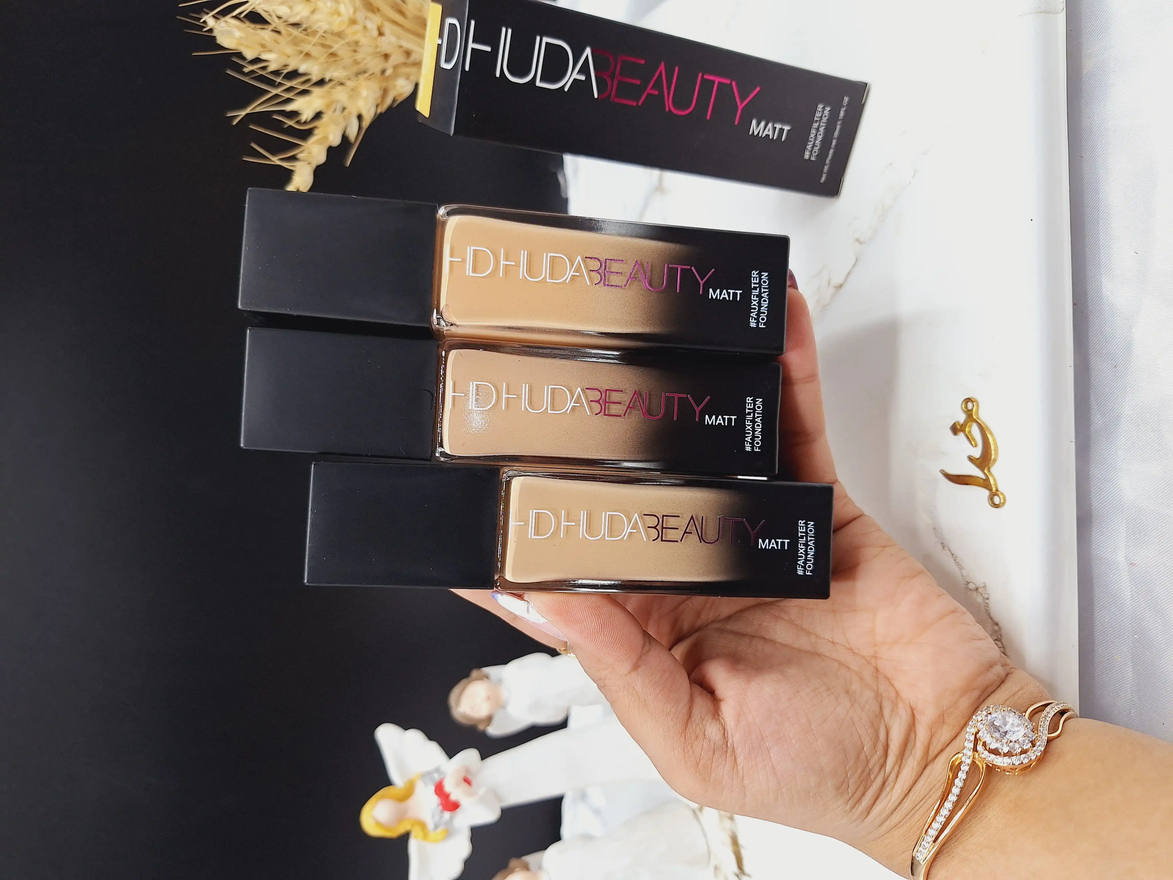 کرم پودر مات برند هدا بیوتی HUDA BEAUTY کد 1577