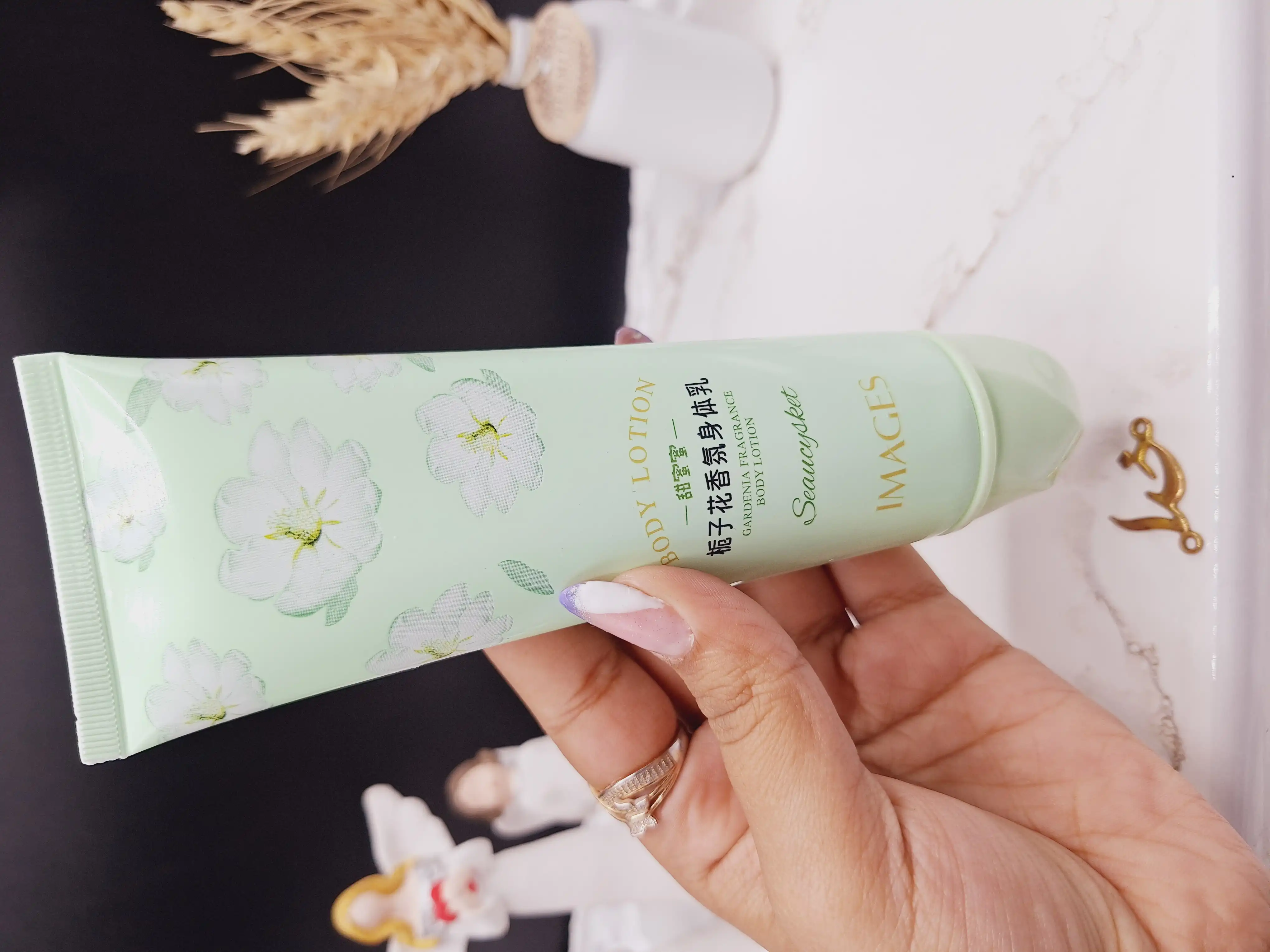 لوسیون بدن با رایحه عطر گاردنیا ایمیجز IMAGES کد XXM 82058