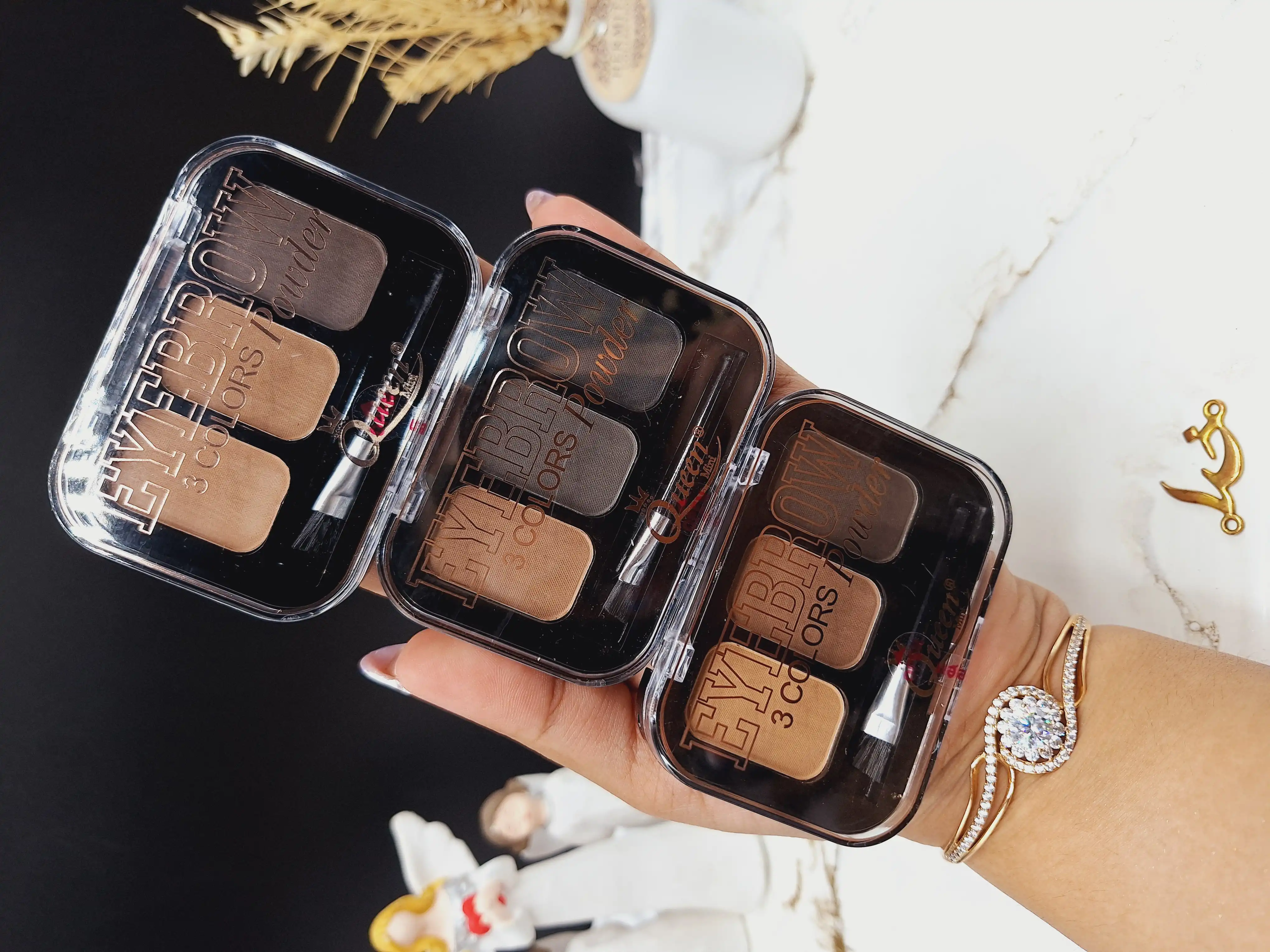 سایه ابرو 3 رنگ برند مینی کوئین Mini Queen کد MQ 088