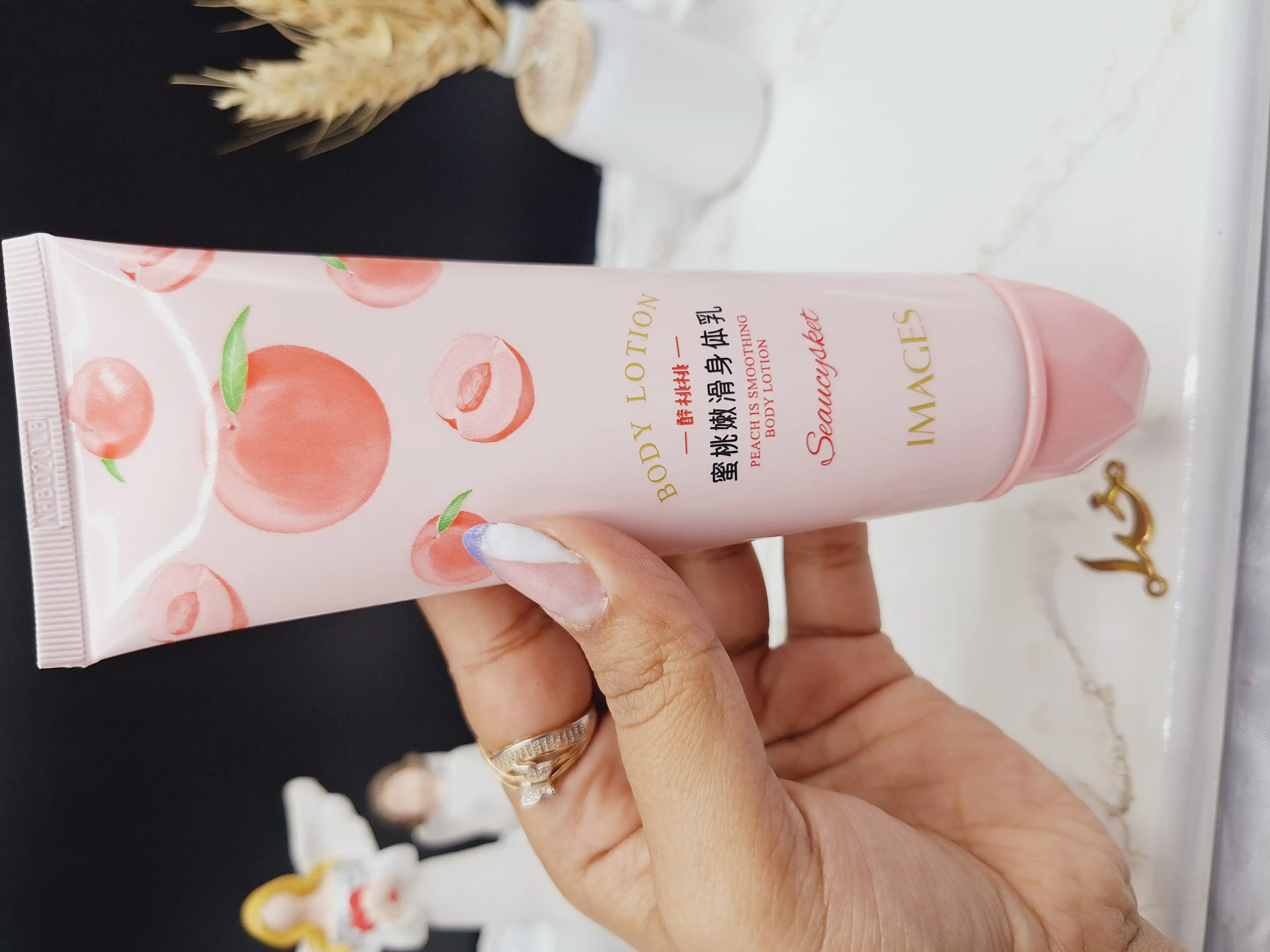 لوسیون بدن با رایحه هلو برند ایمیجز کد XXM 81143