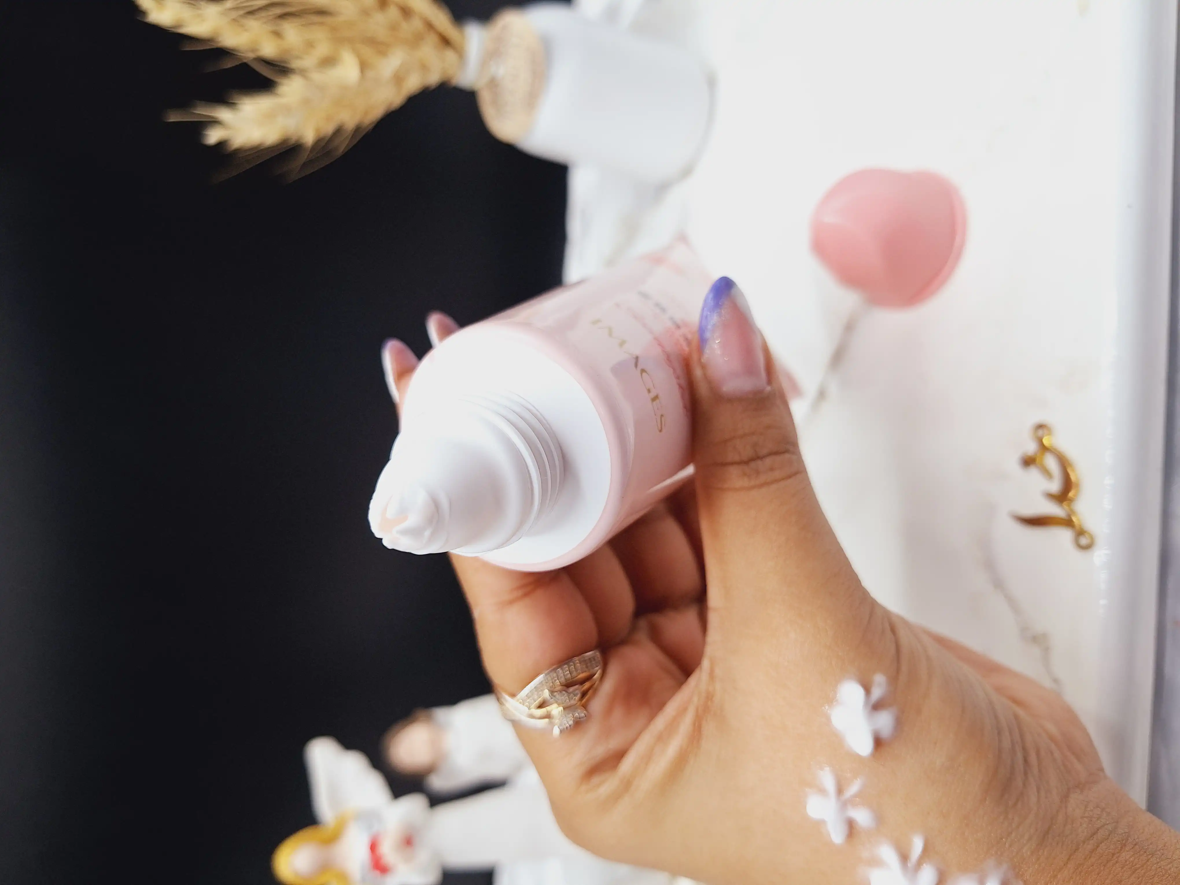 لوسیون بدن با رایحه هلو برند ایمیجز کد XXM 81143