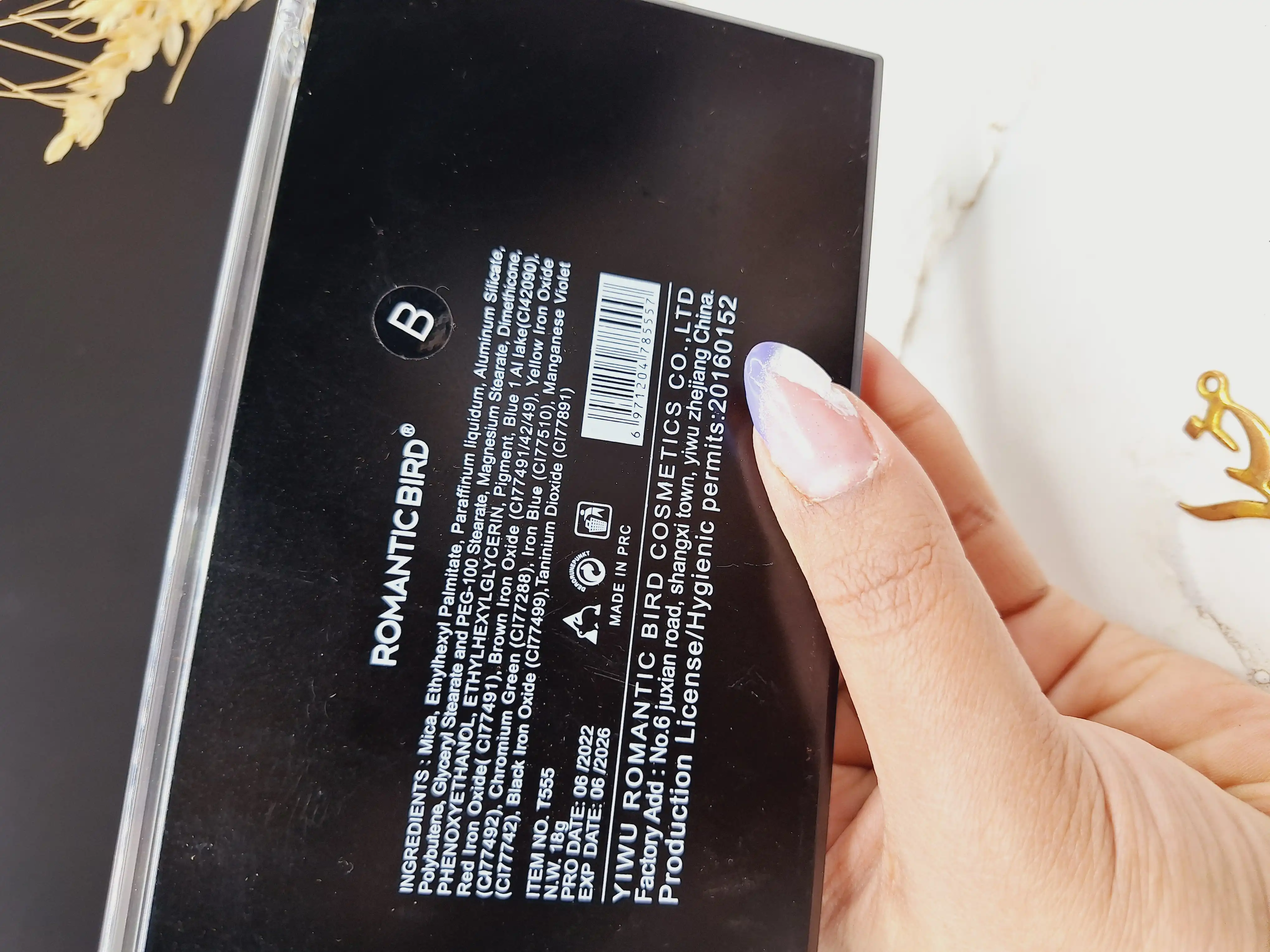 پالت سایه 24 رنگ برند رومانتیک برد ROMANTIC BIRD کد T 555 B