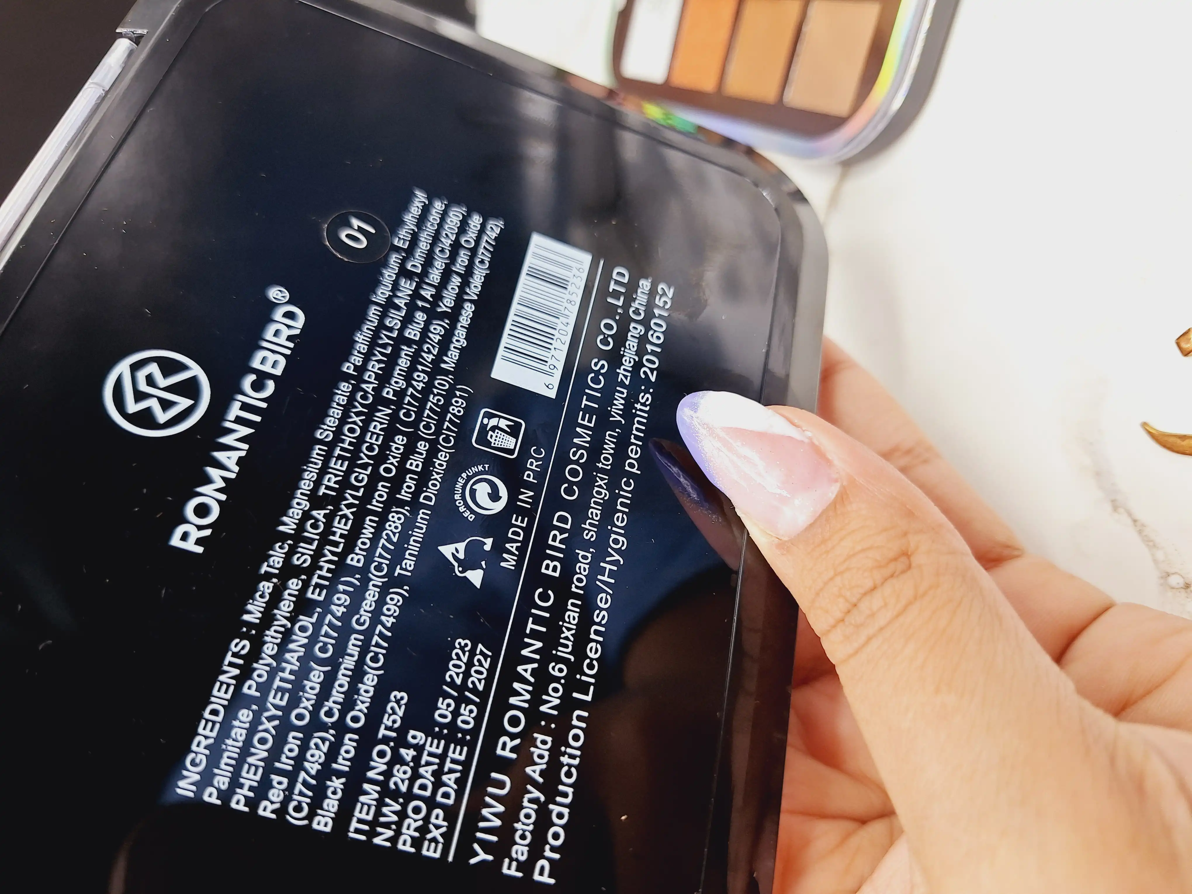 پالت سایه 24 رنگ برند styles کد  T523