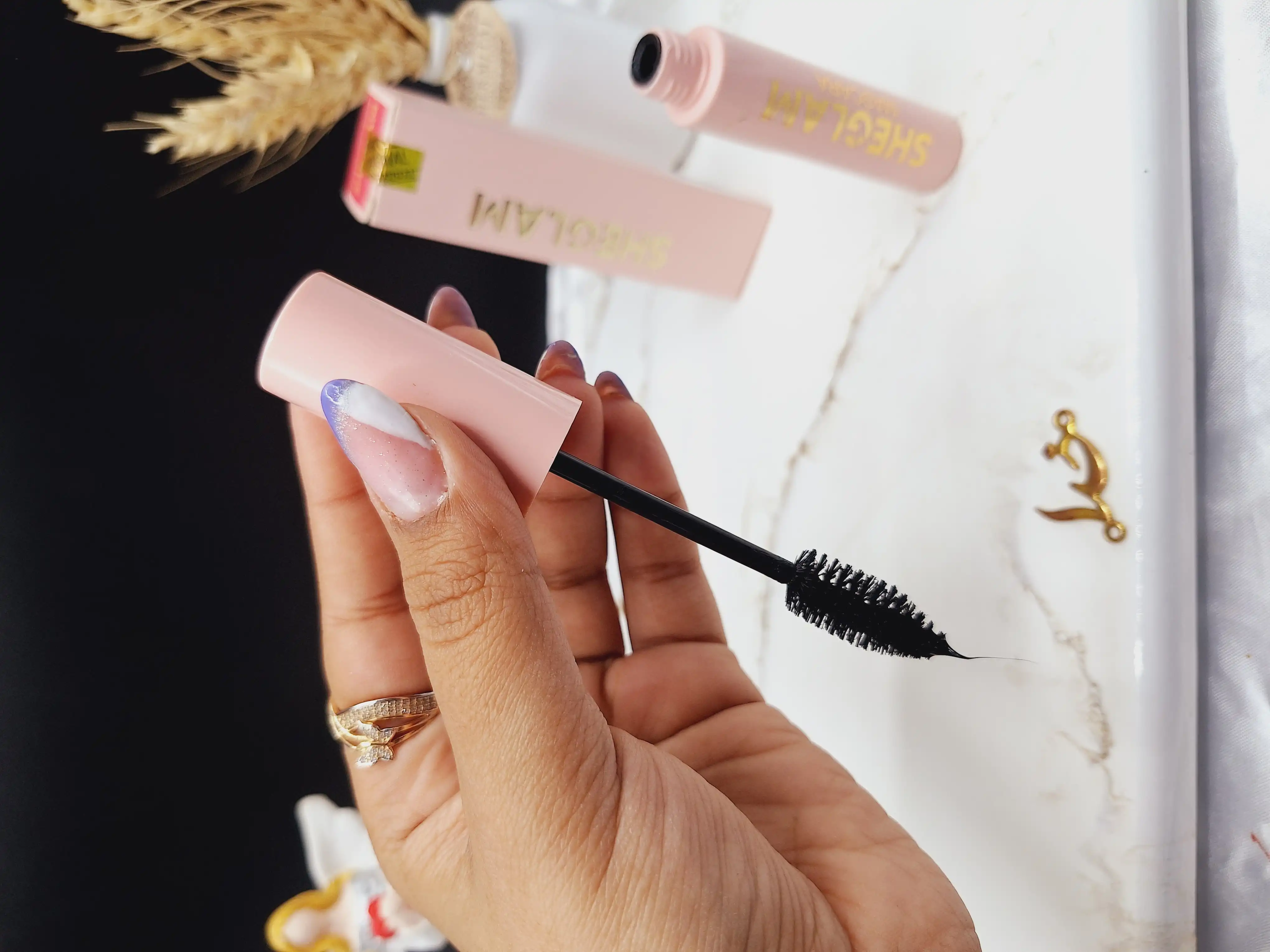 ریمل حجم دهنده ضدآب ماسکارا شیگلم SHEGLAM کد V 80