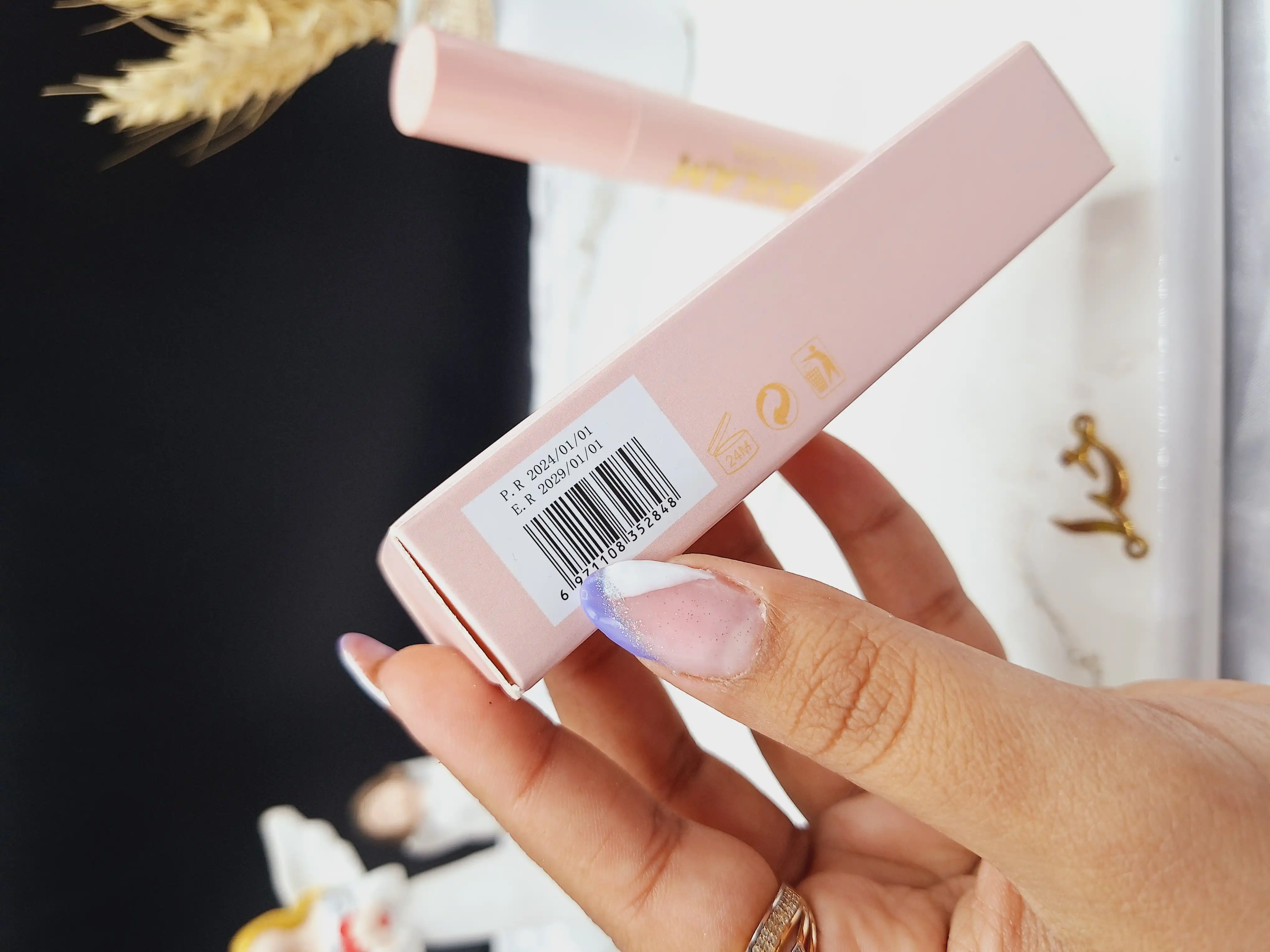 ریمل حجم دهنده ضدآب ماسکارا شیگلم SHEGLAM کد V 80