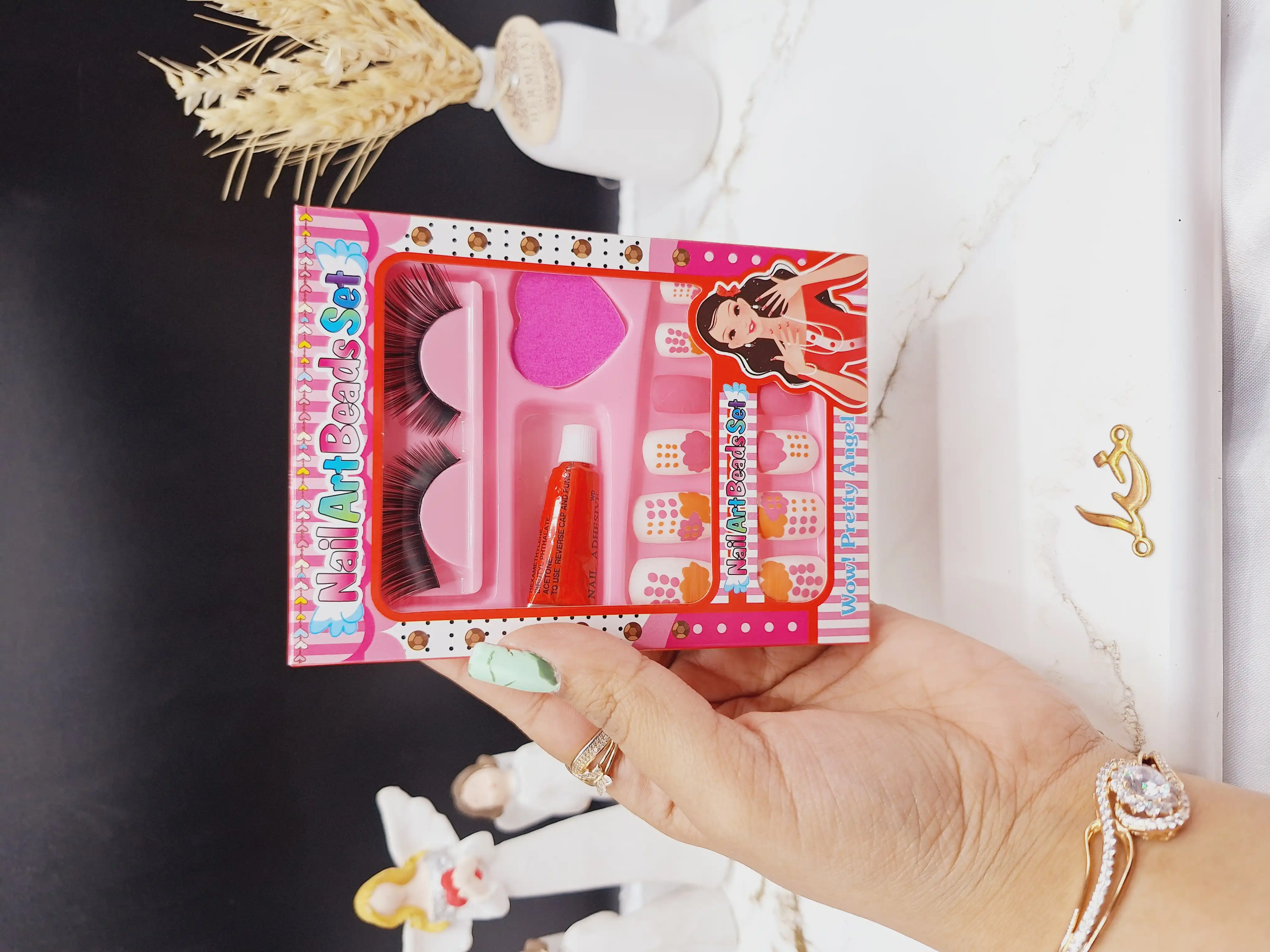 پک چسپ و ناخن و مژه مصنوعی بچگانه کد 2956