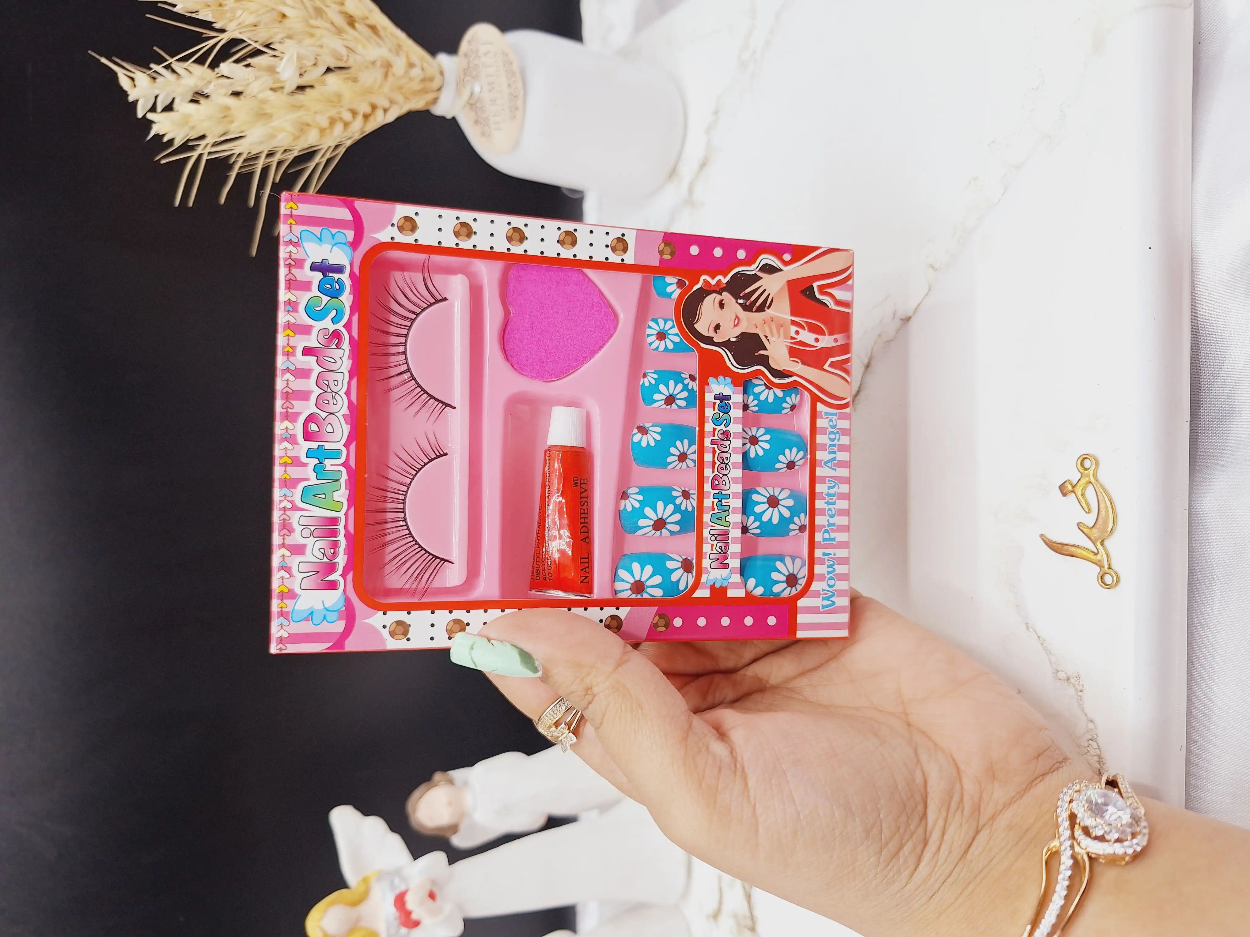 پک چسپ و ناخن و مژه مصنوعی بچگانه کد 2956