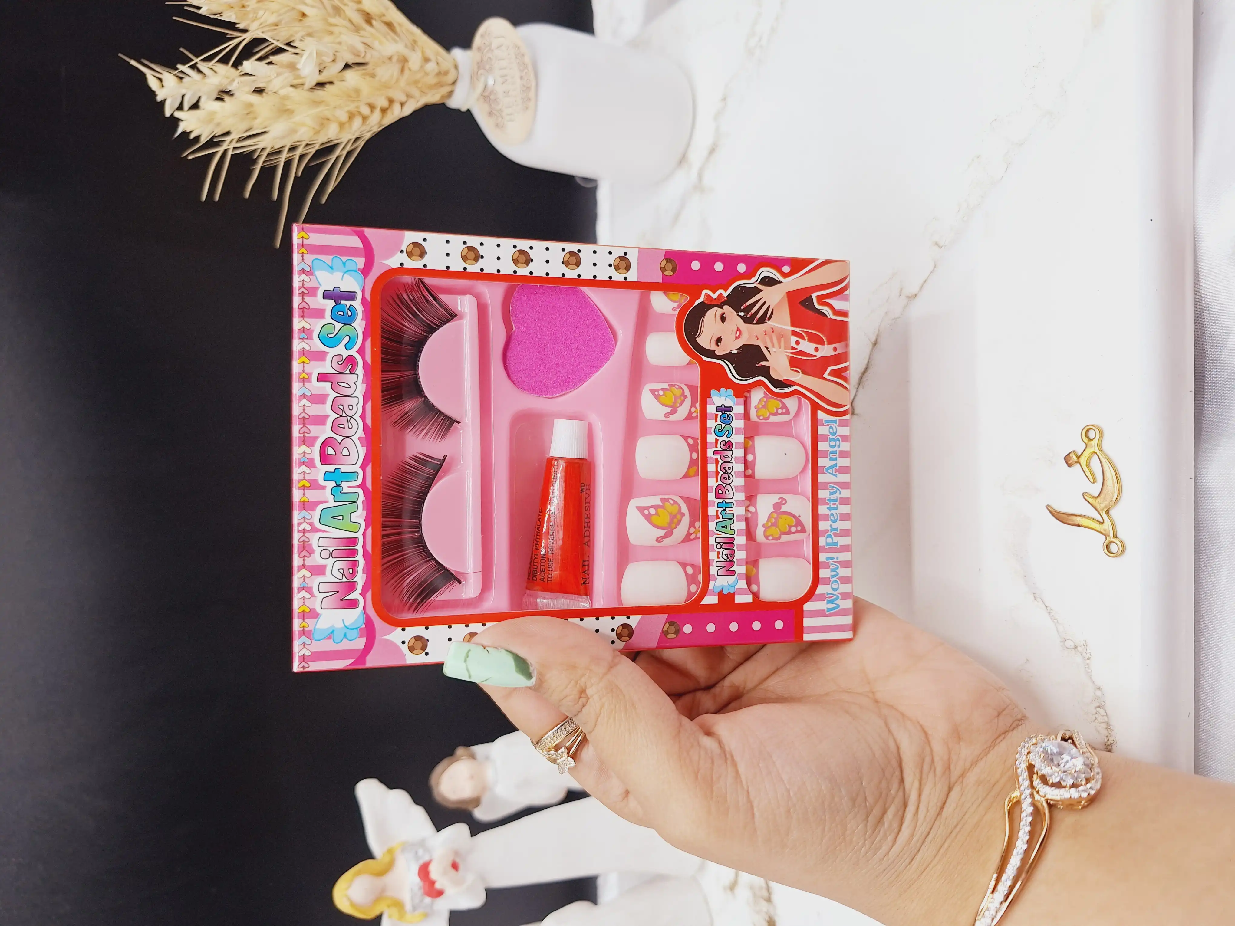 پک چسپ و ناخن و مژه مصنوعی بچگانه کد 2956