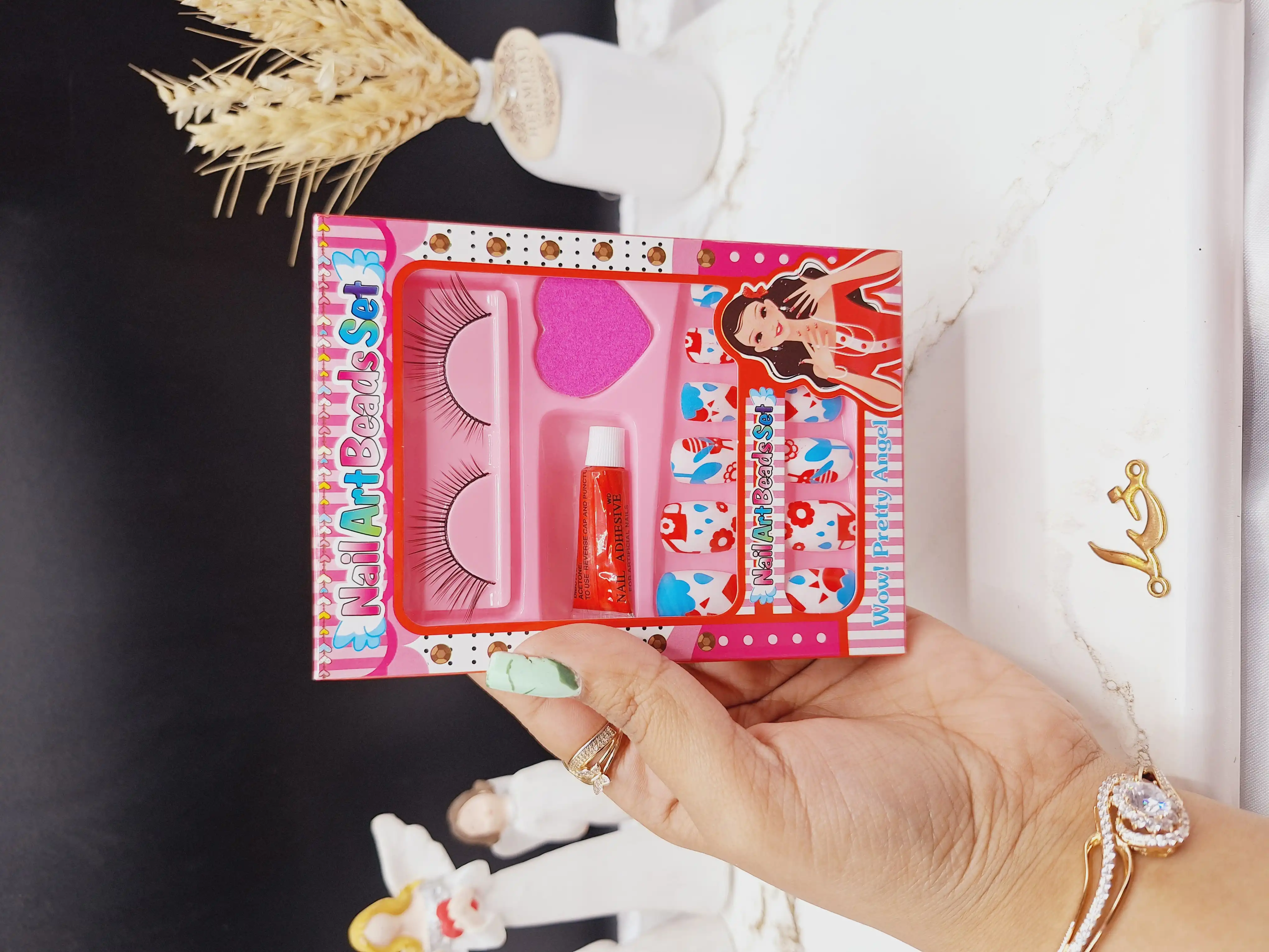 پک چسپ و ناخن و مژه مصنوعی بچگانه کد 2956