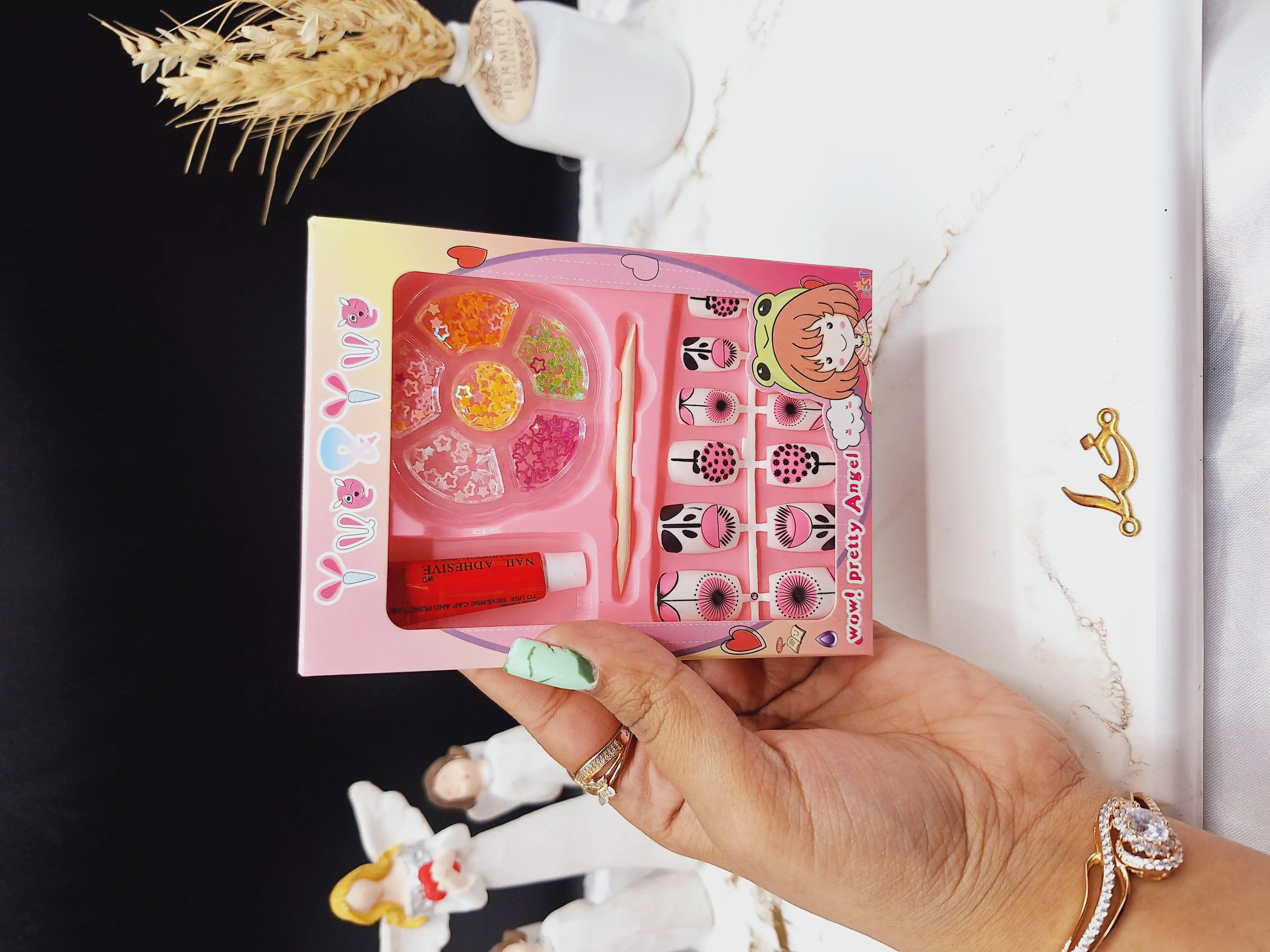 پک چسپ و ناخن و گلیتر تزئینی ناخن  بچگانه کد 2967