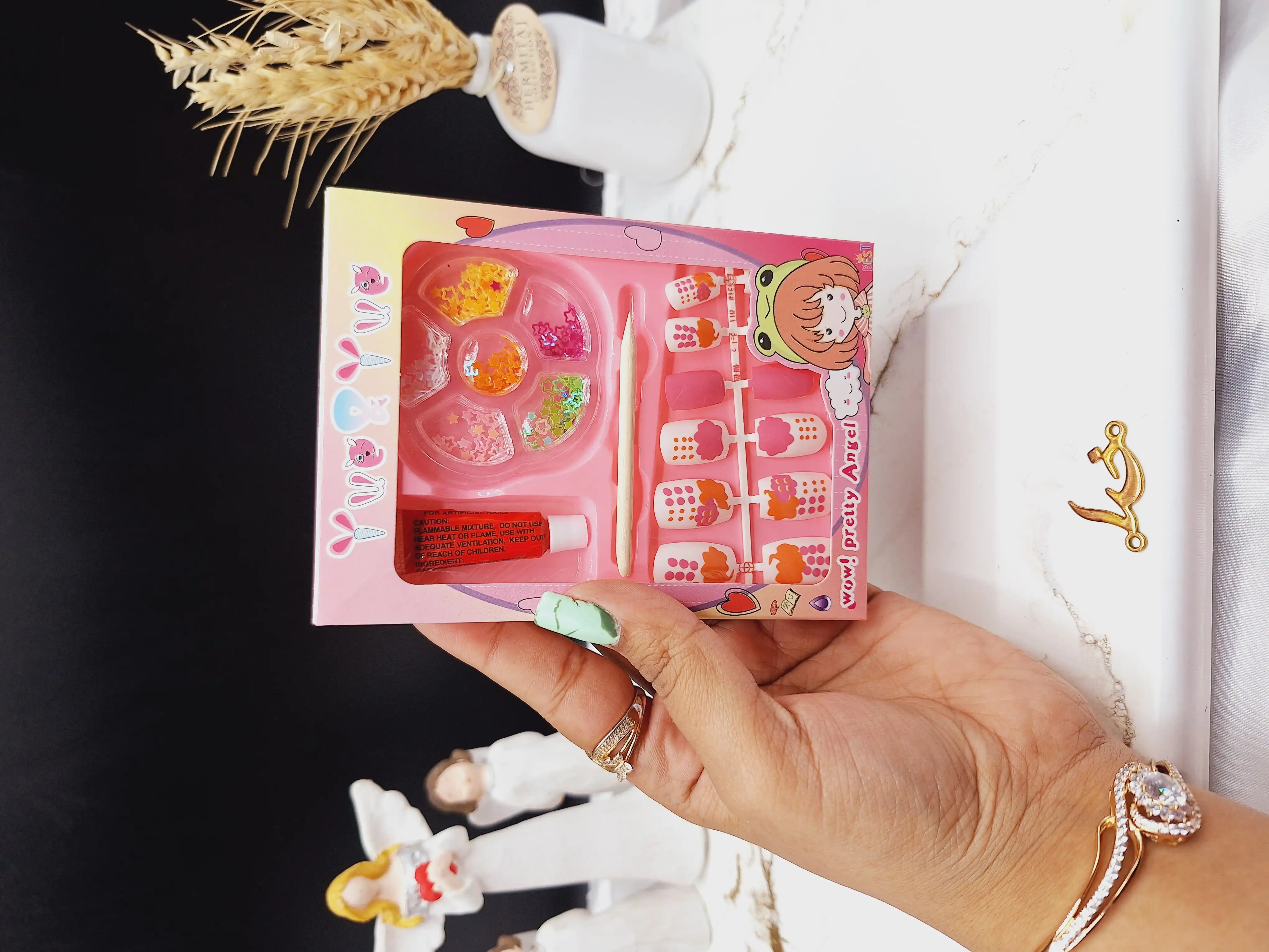 پک چسپ و ناخن و گلیتر تزئینی ناخن  بچگانه کد 2967