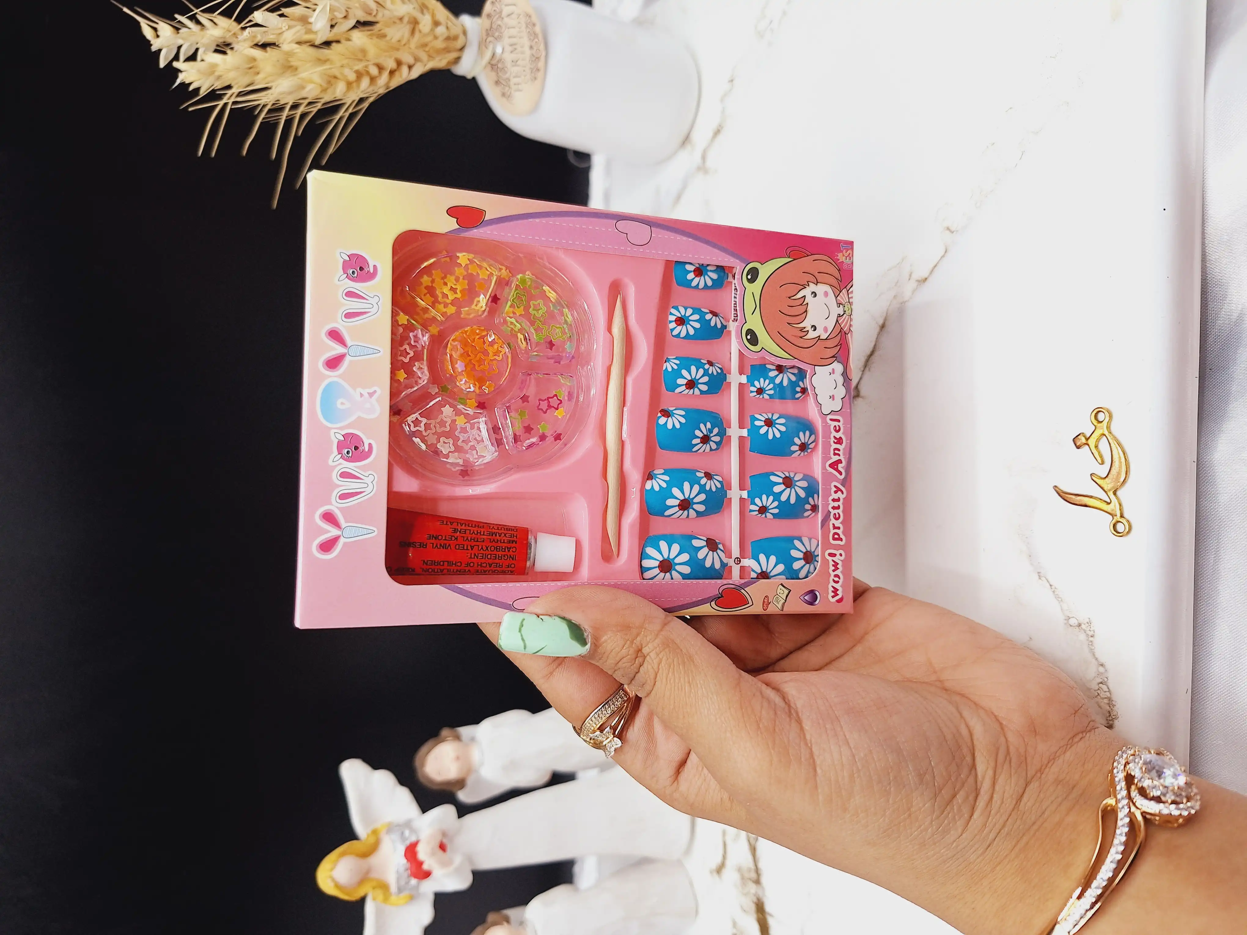 پک چسپ و ناخن و گلیتر تزئینی ناخن  بچگانه کد 2967