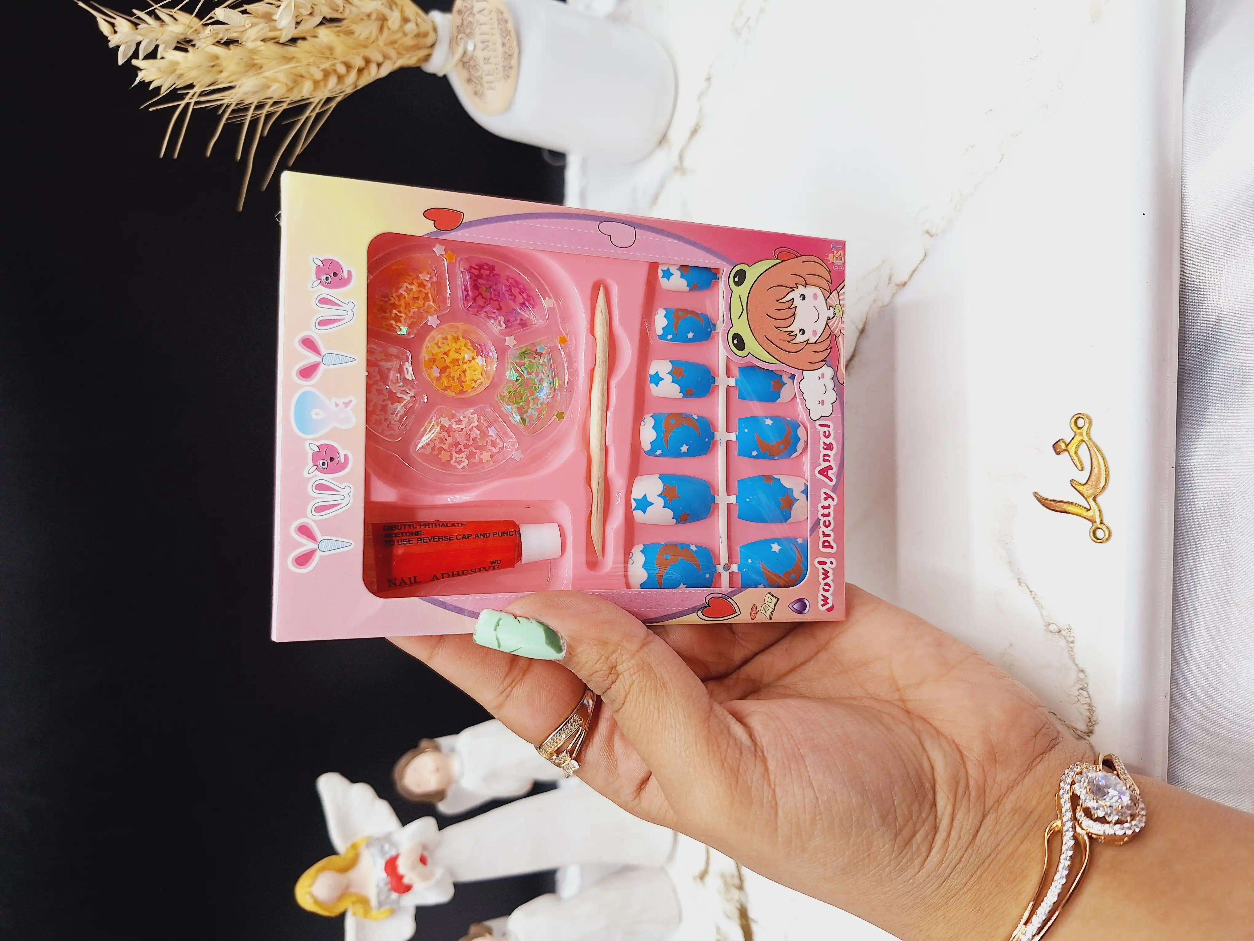 پک چسپ و ناخن و گلیتر تزئینی ناخن  بچگانه کد 2967