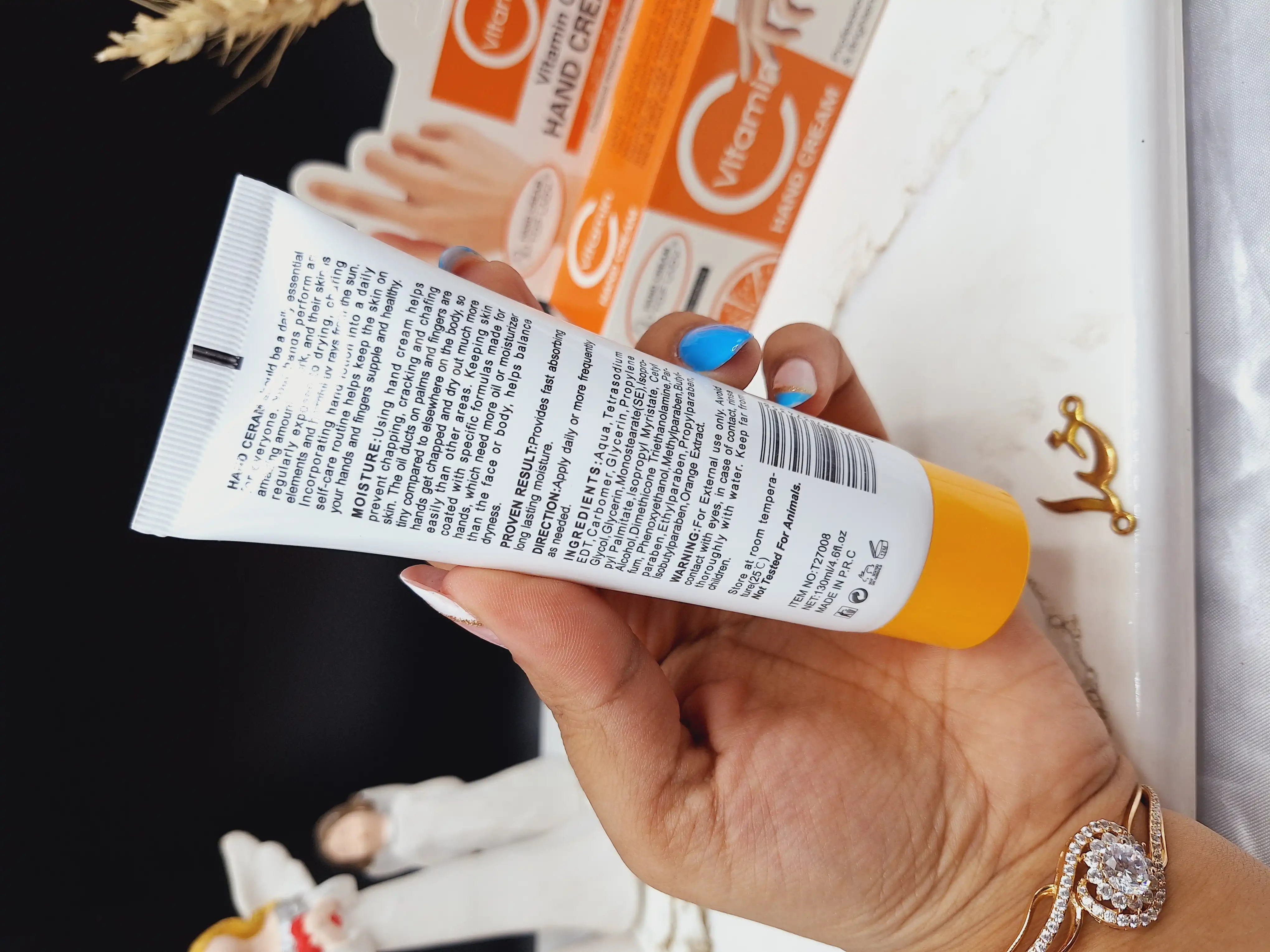 کرم دست حرفه ای روشن کننده دارای ویتامین سی برند تاپ لیدی Top Lady کد T27008