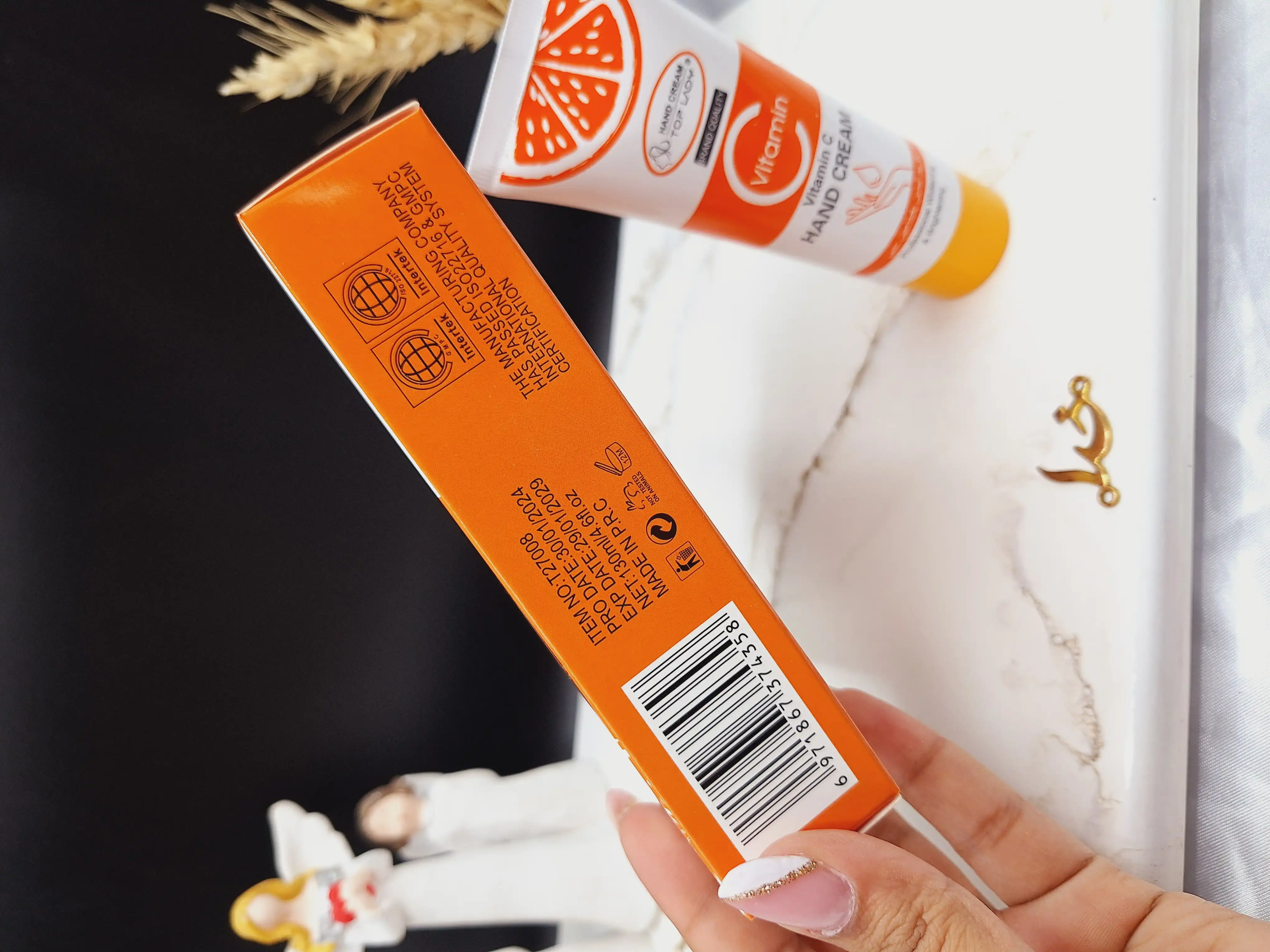 کرم دست حرفه ای روشن کننده دارای ویتامین سی برند تاپ لیدی Top Lady کد T27008