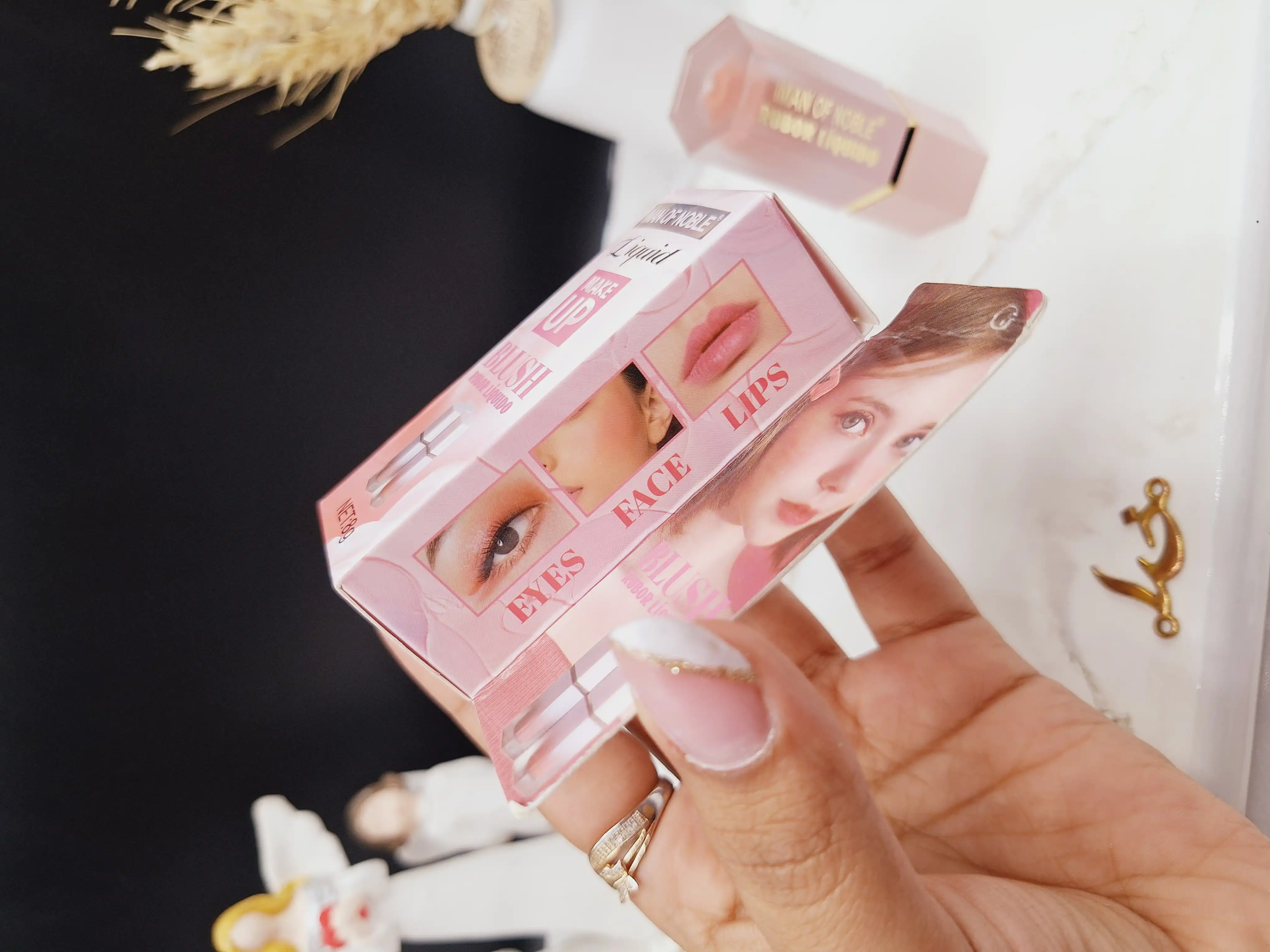 رژ گونه مایع پد دار ایمن اف نوبل IMAN OF NOBLE کد 8241A