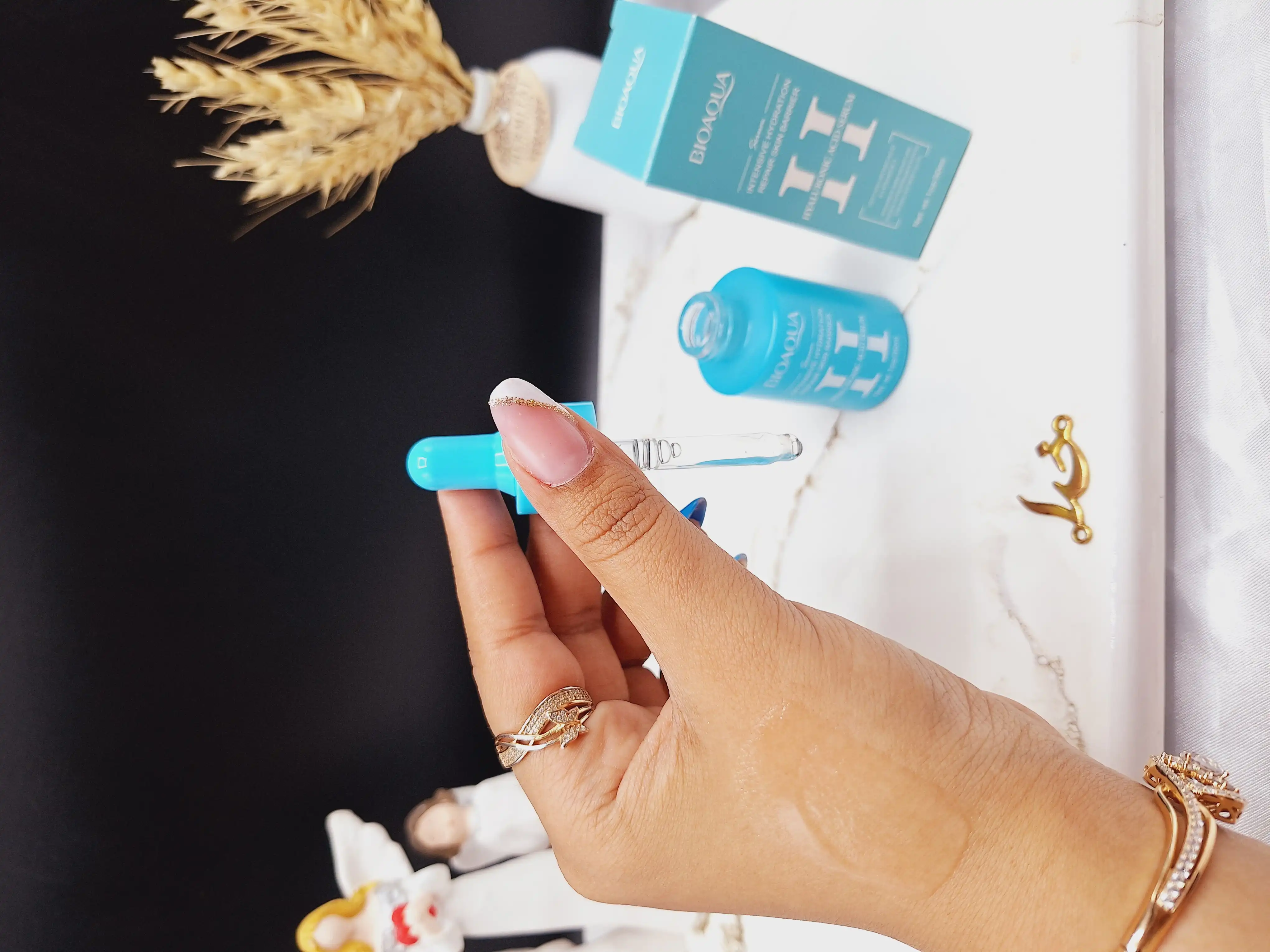 سرم آبرسان و ترمیم کننده پوست آسیب دیده هیالورونیک اسید بیوآکوا BIOAQUA کد BQY00768