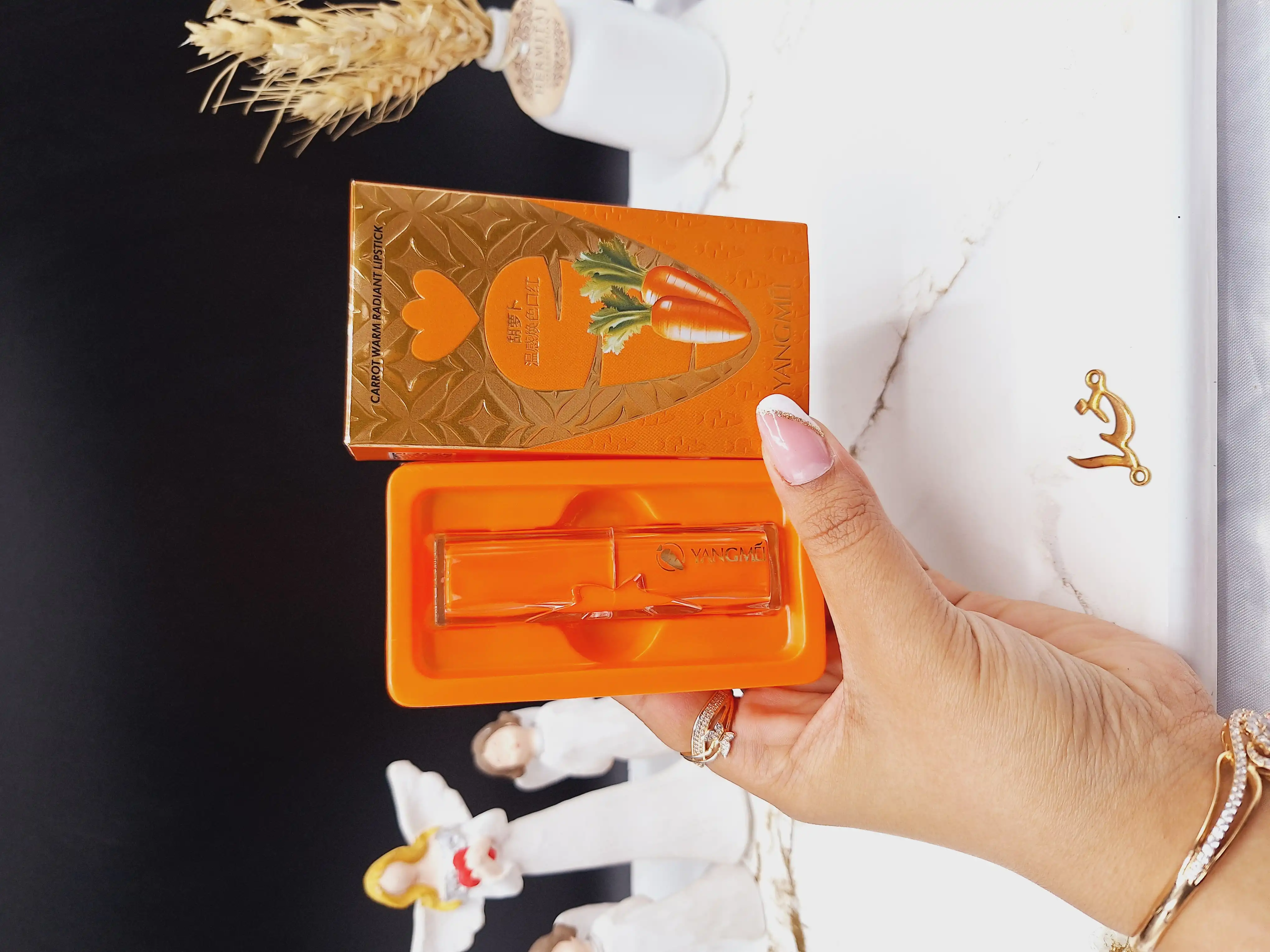 بالم لب زیبای هویج مدل رژ برنو YANGMEI کد YM8936