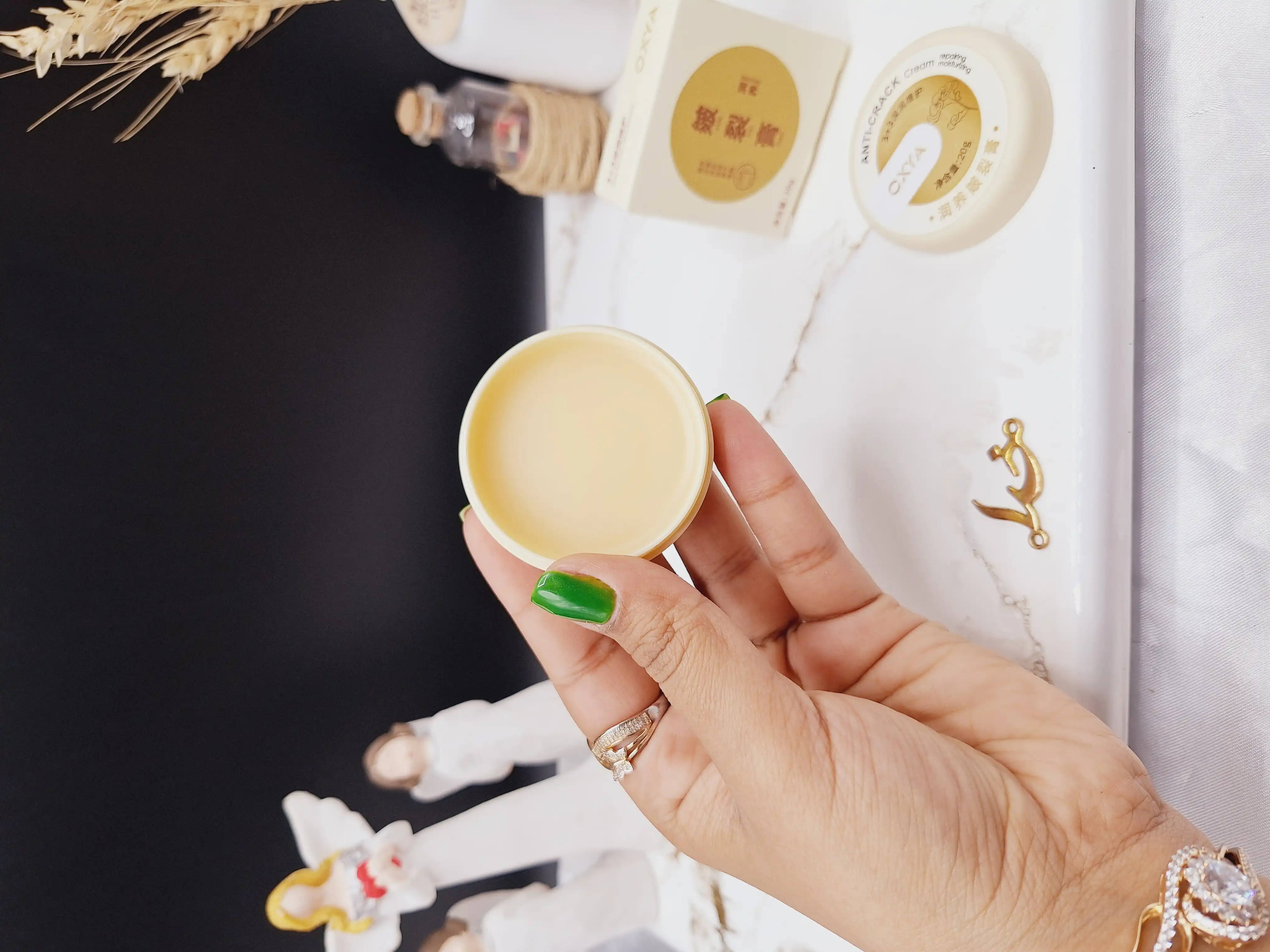 کرم مراقبتی و ضد ترک خوردگی دست و پا OXYA کد 80180