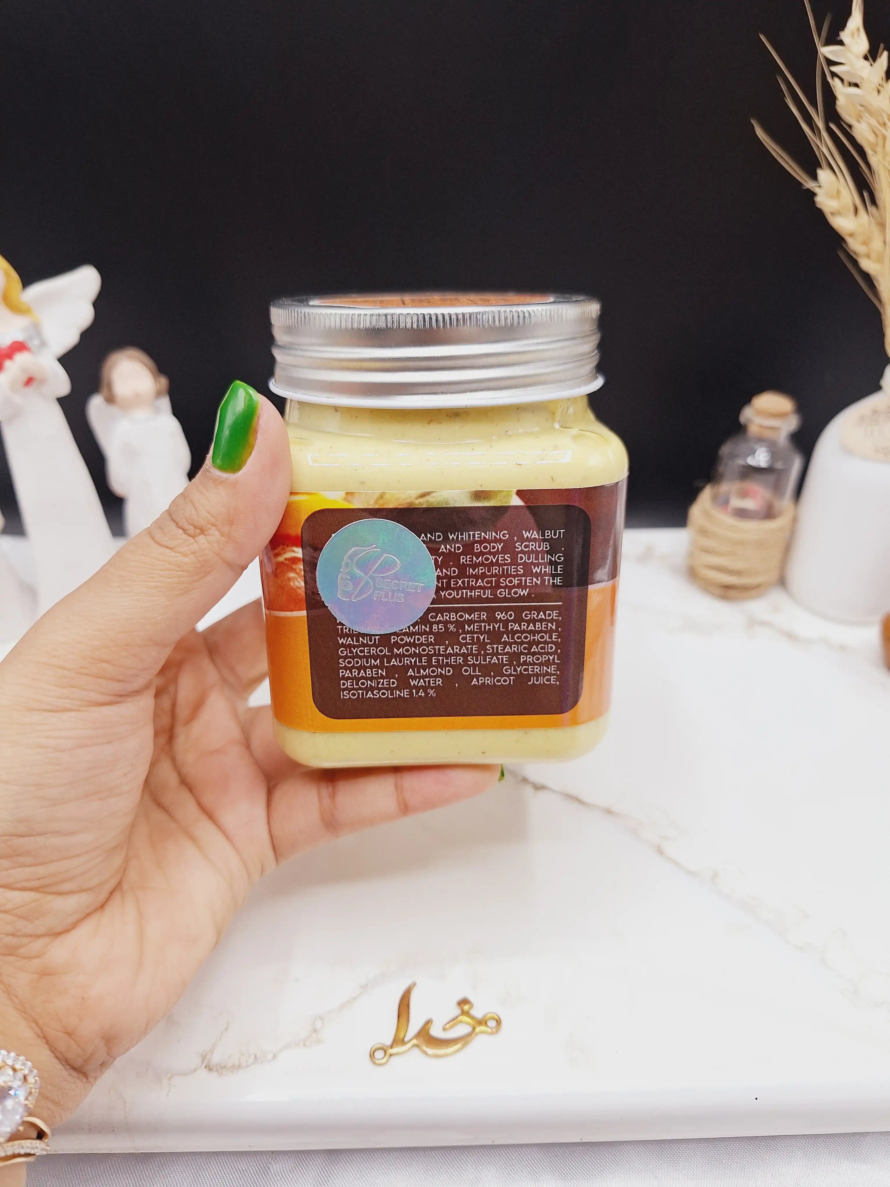 اسکراب لایه بردار تیرگی رایحه زردآلو APRICOT SCRUB برند secret plus حجم 500ml