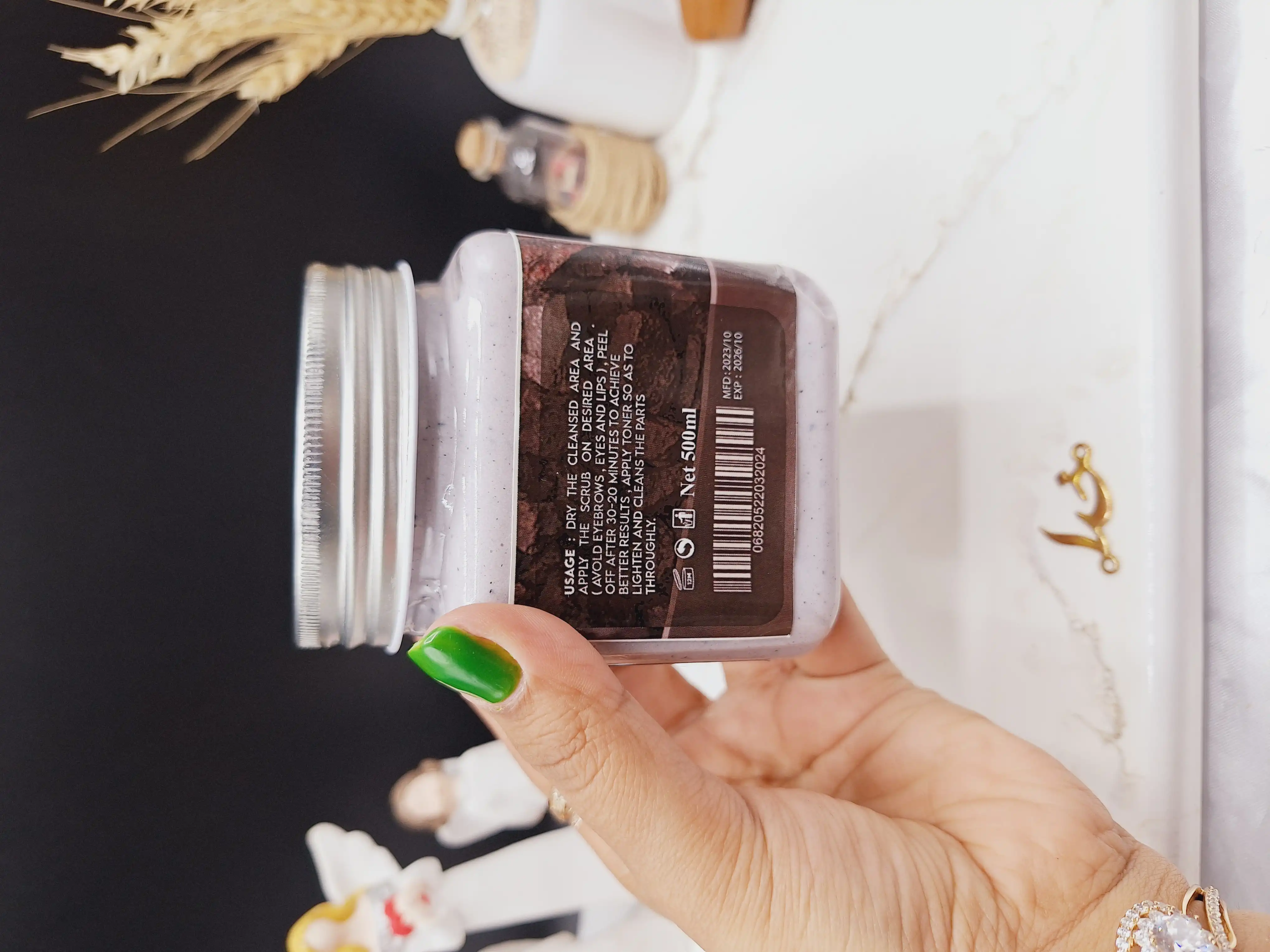 اسکراب لایه بردار تیرگی رایحه ذغال سنگ COAL SCRUB برند secret plus حجم 500ml