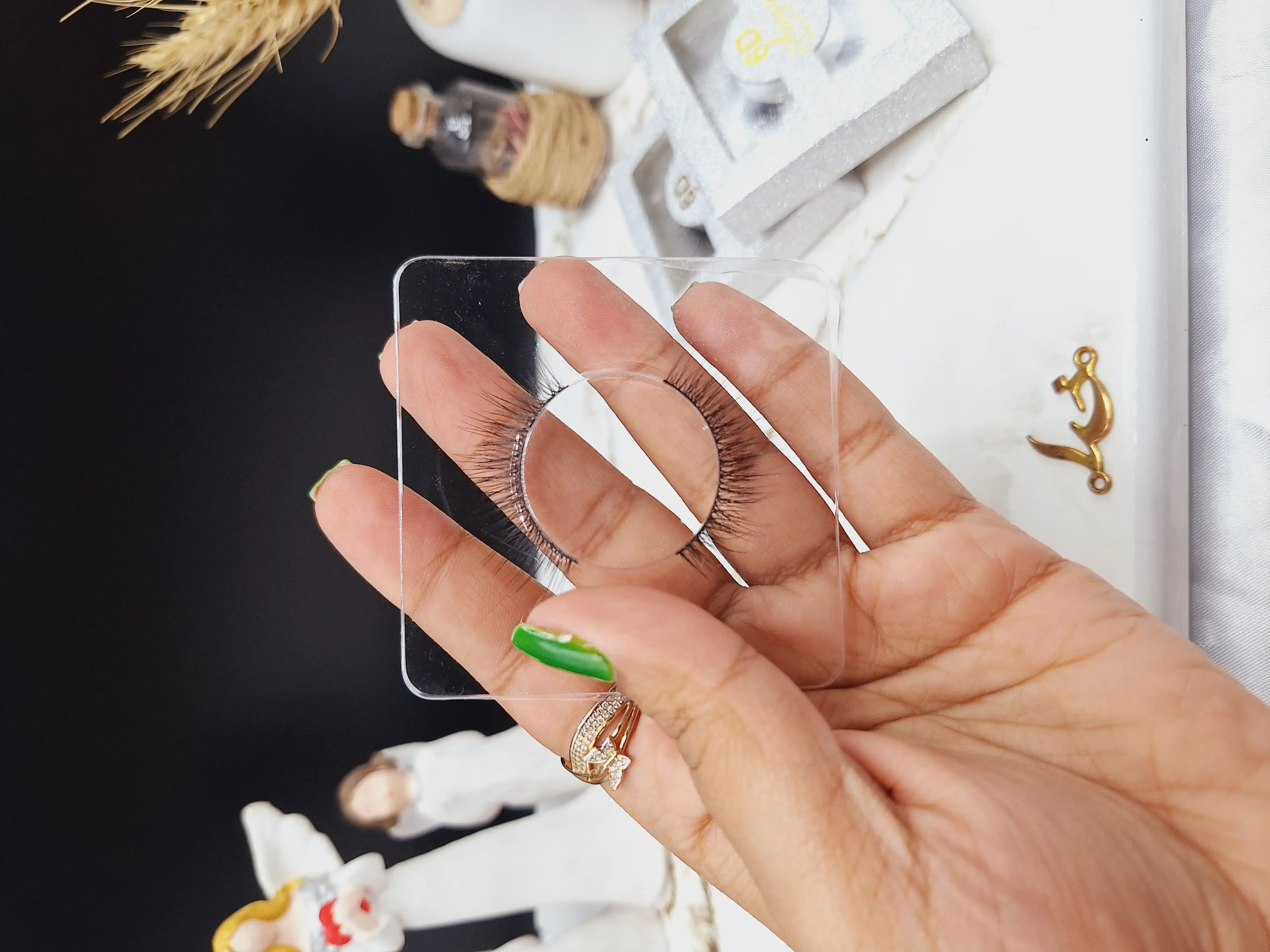 مژه مصنوعی 6 بعدی کارتن سفید برند Amjy کد JY_001