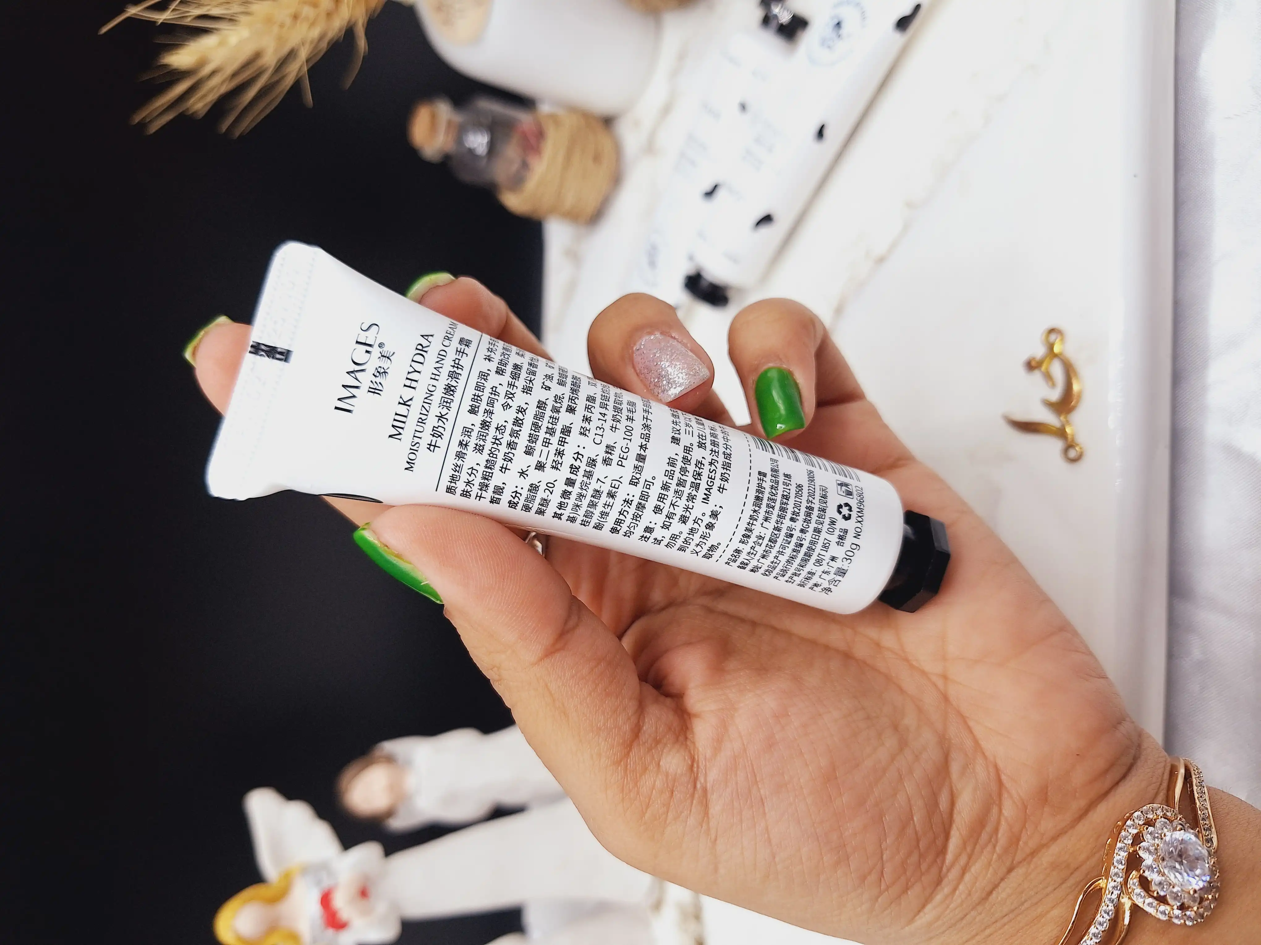 کرم دست تیوپی 30 گرم شیر گاو برند ایمیجز IMAGES کد XXM96802