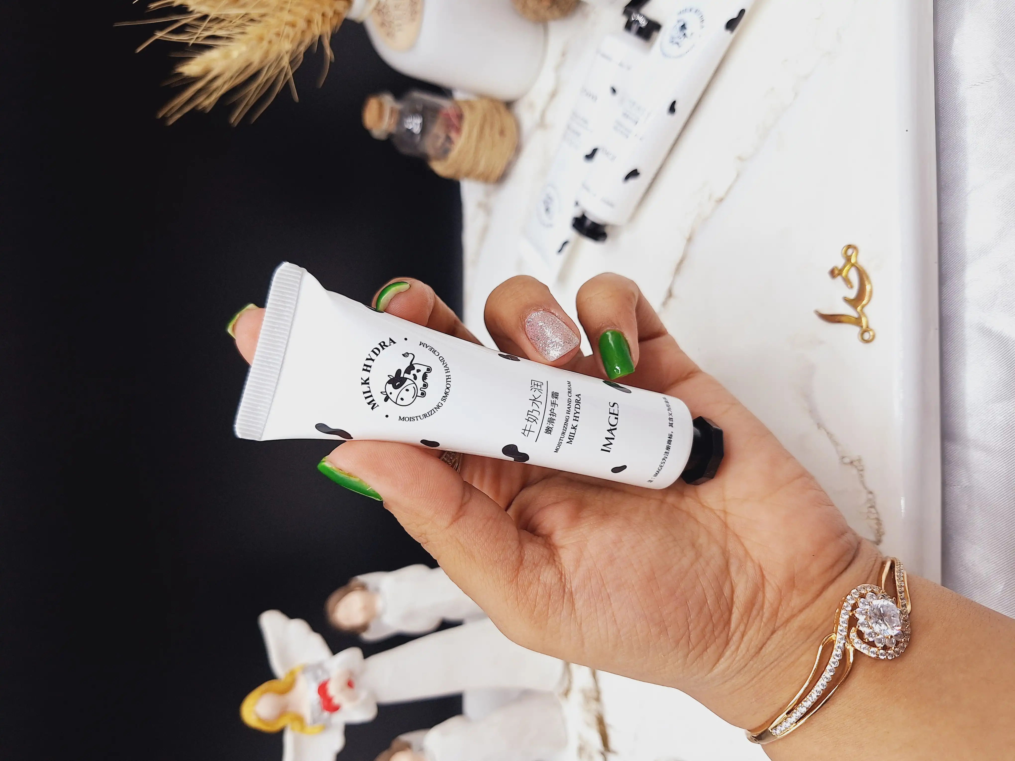 کرم دست تیوپی 30 گرم شیر گاو برند ایمیجز IMAGES کد XXM96802