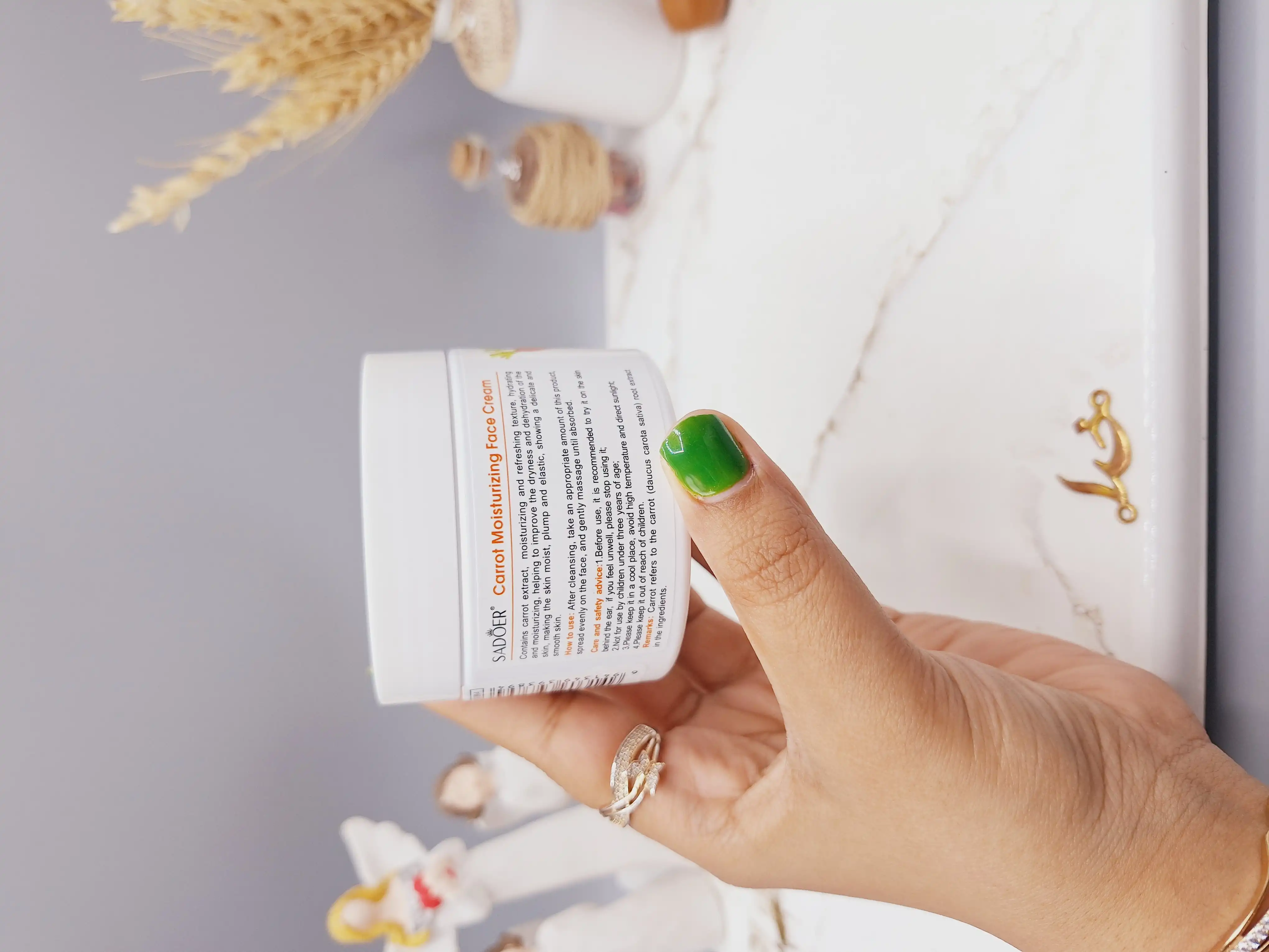 کرم صورت مرطوب کننده و تغذیه کننده هویج سادور SADOER کد SD93894