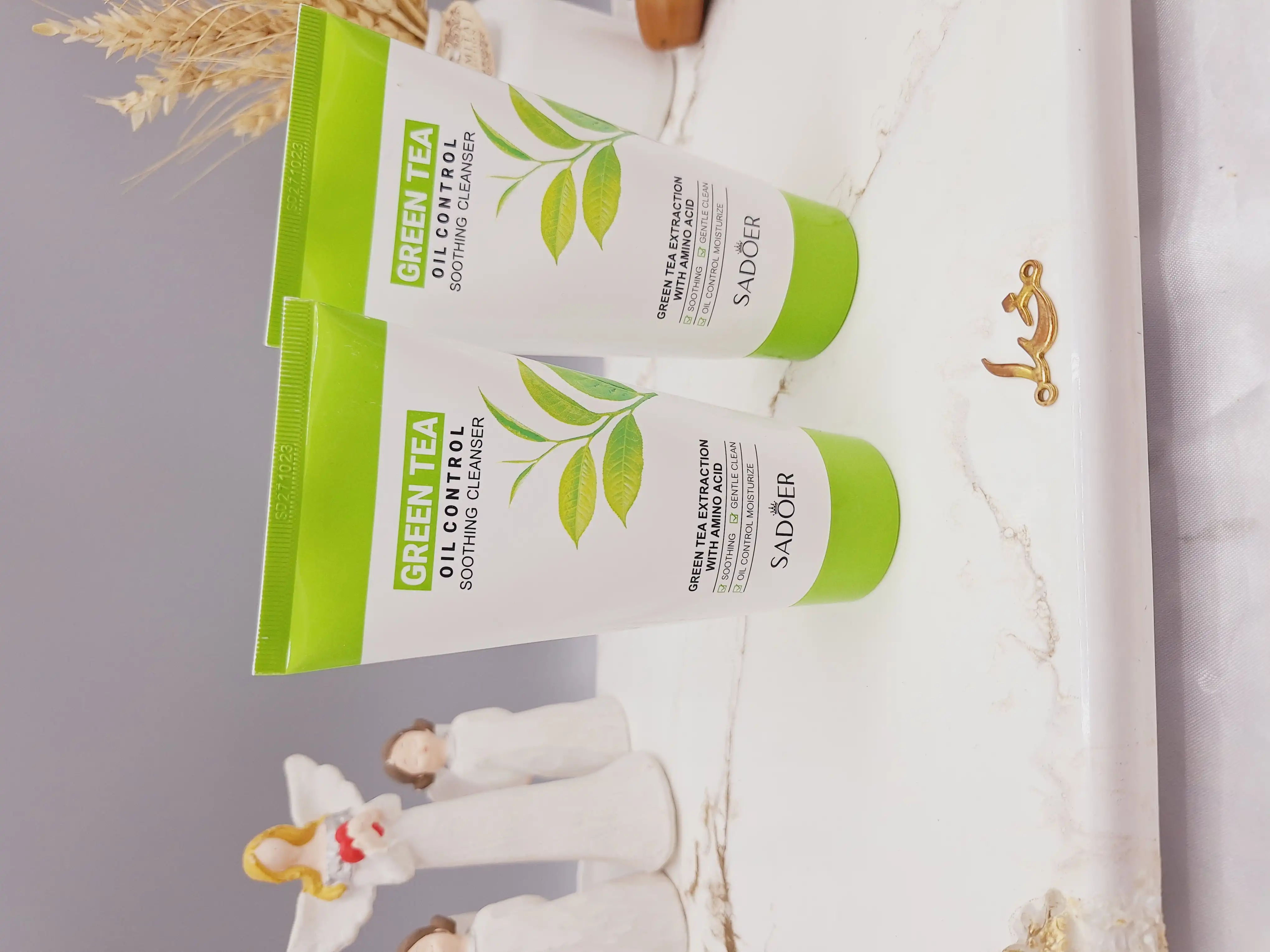 فوم شستشو صورت با عصاره چایی سبز برند سادور SADOER کد SD57263