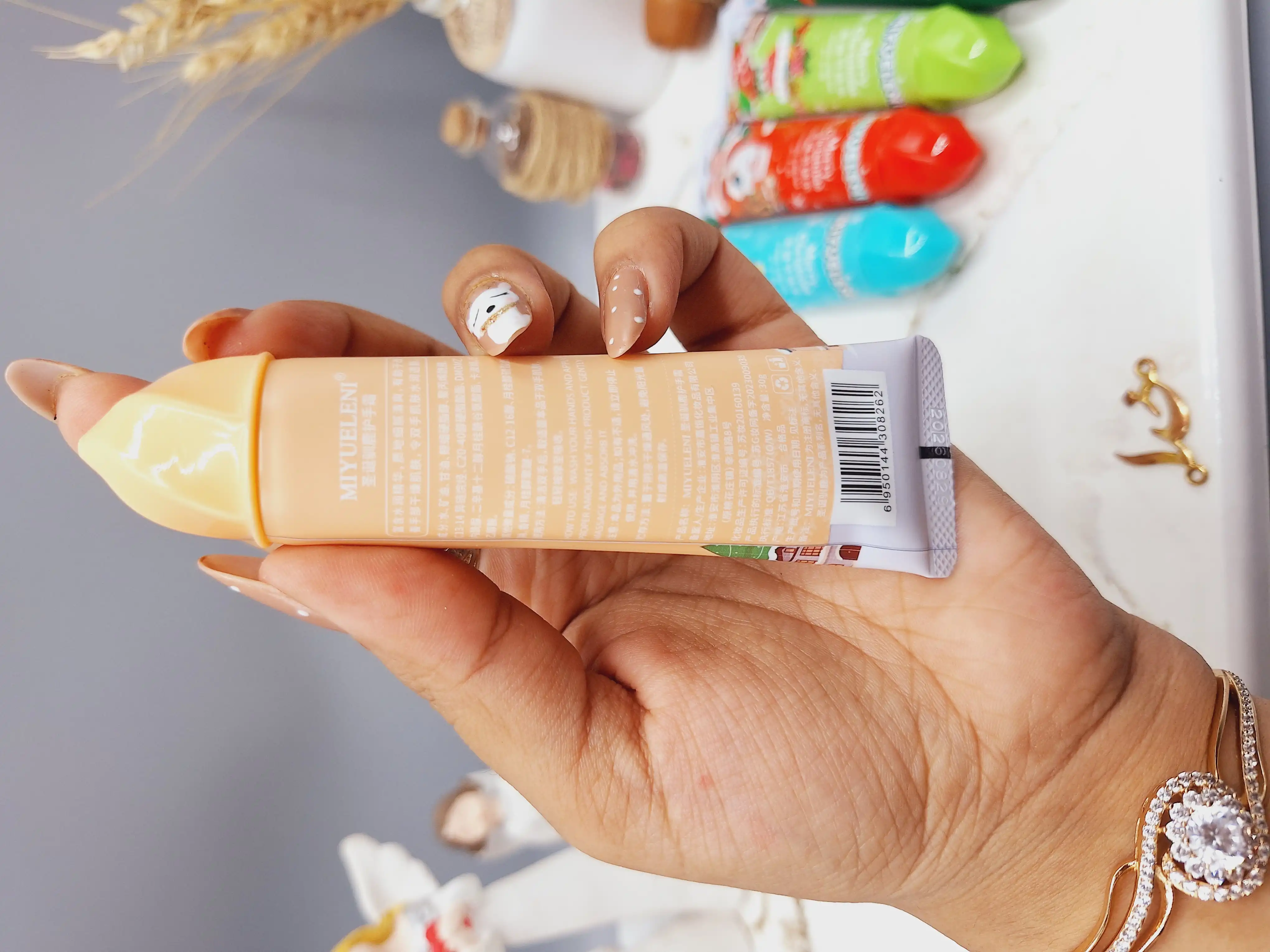 پک پنج عددی کرم دست مدل شکوفه طرح کریسمس برند MIYUELENI کد 8286