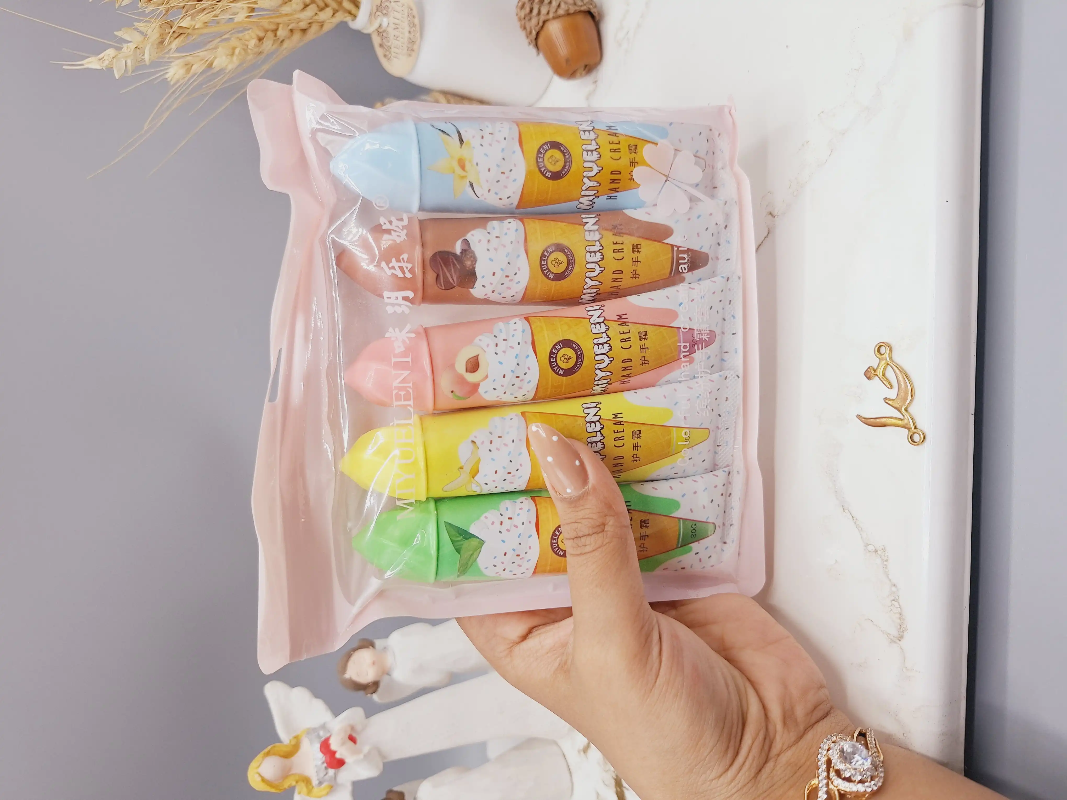 پک پنج عددی کرم دست مدل شکوفه طرح بستنی برند MIYUELENI کد 7722