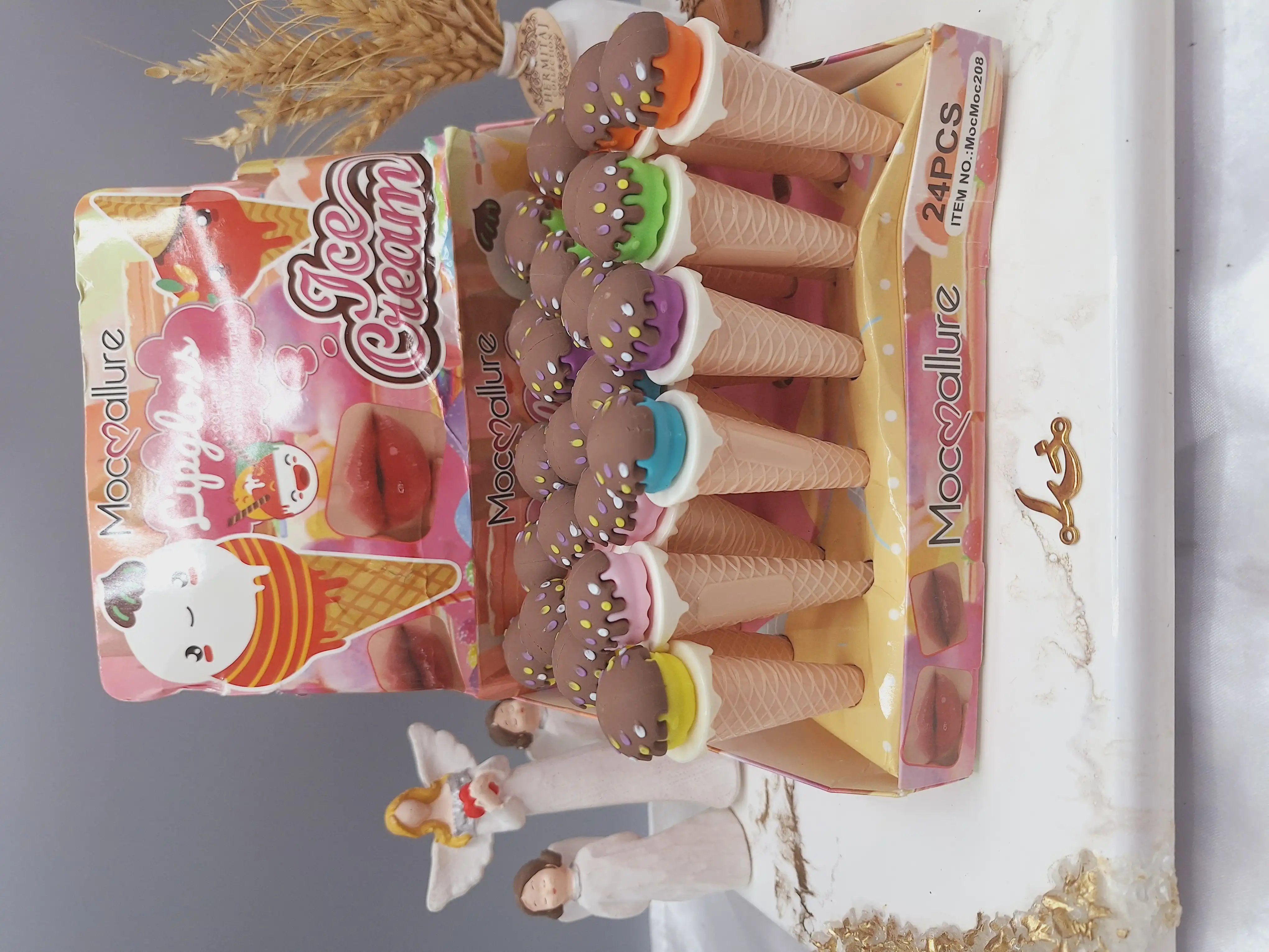 لیپ گلاس شاین دار طرح بستنی قیفی برند موکالر Mocallure کد moc208