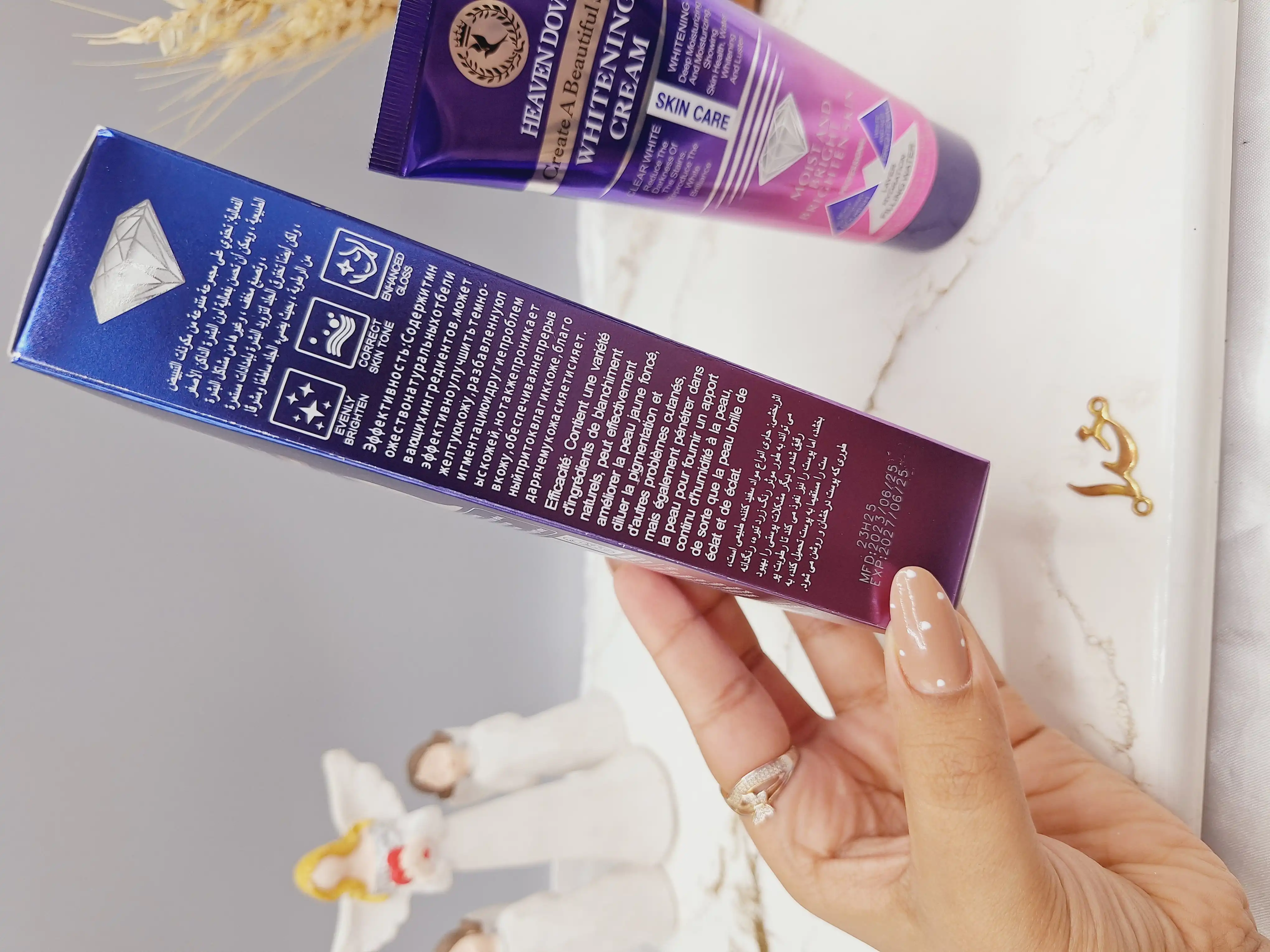 کرم تیوپی مراقبت از پوست سفید کننده و آبرسان پوست برند HEAVEN DOVE کارتن بنفش کد HD_1053 C