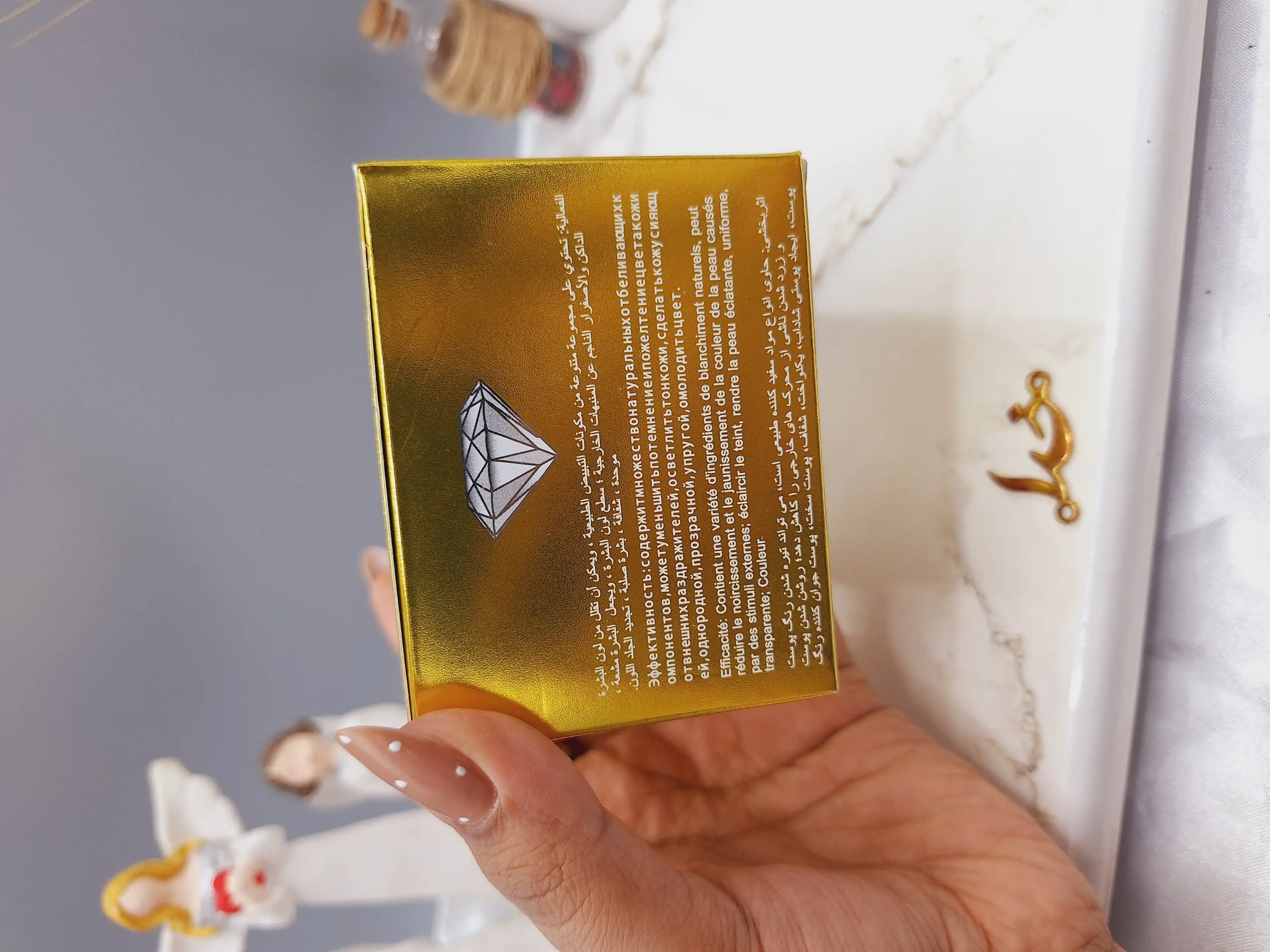 کرم کاسه ای مراقبت از پوست و سفید کننده برند HEAVEN DOVE کارتن طلایی کد HD_1061A