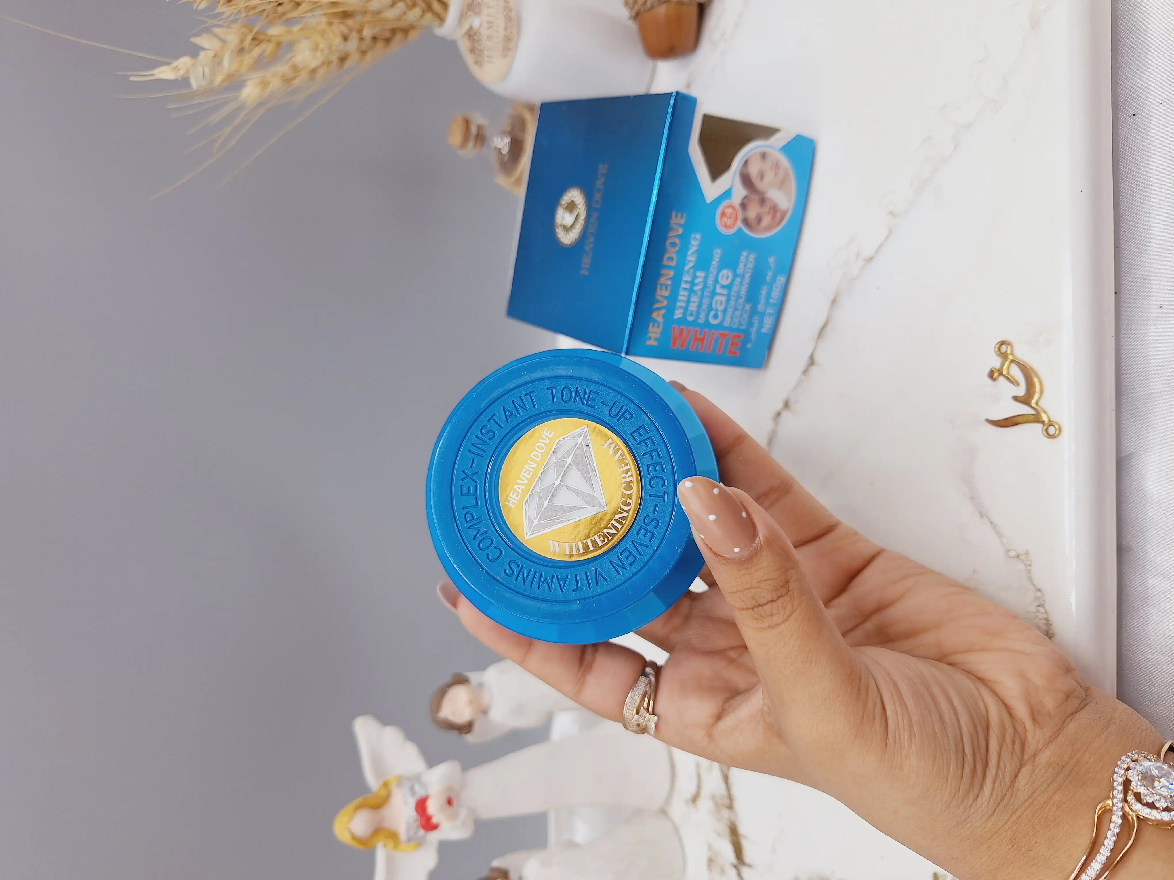 کرم کاسه ای مراقبت از پوست و سفید کننده برند HEAVEN DOVE کارتن ابی کد HD_1061B