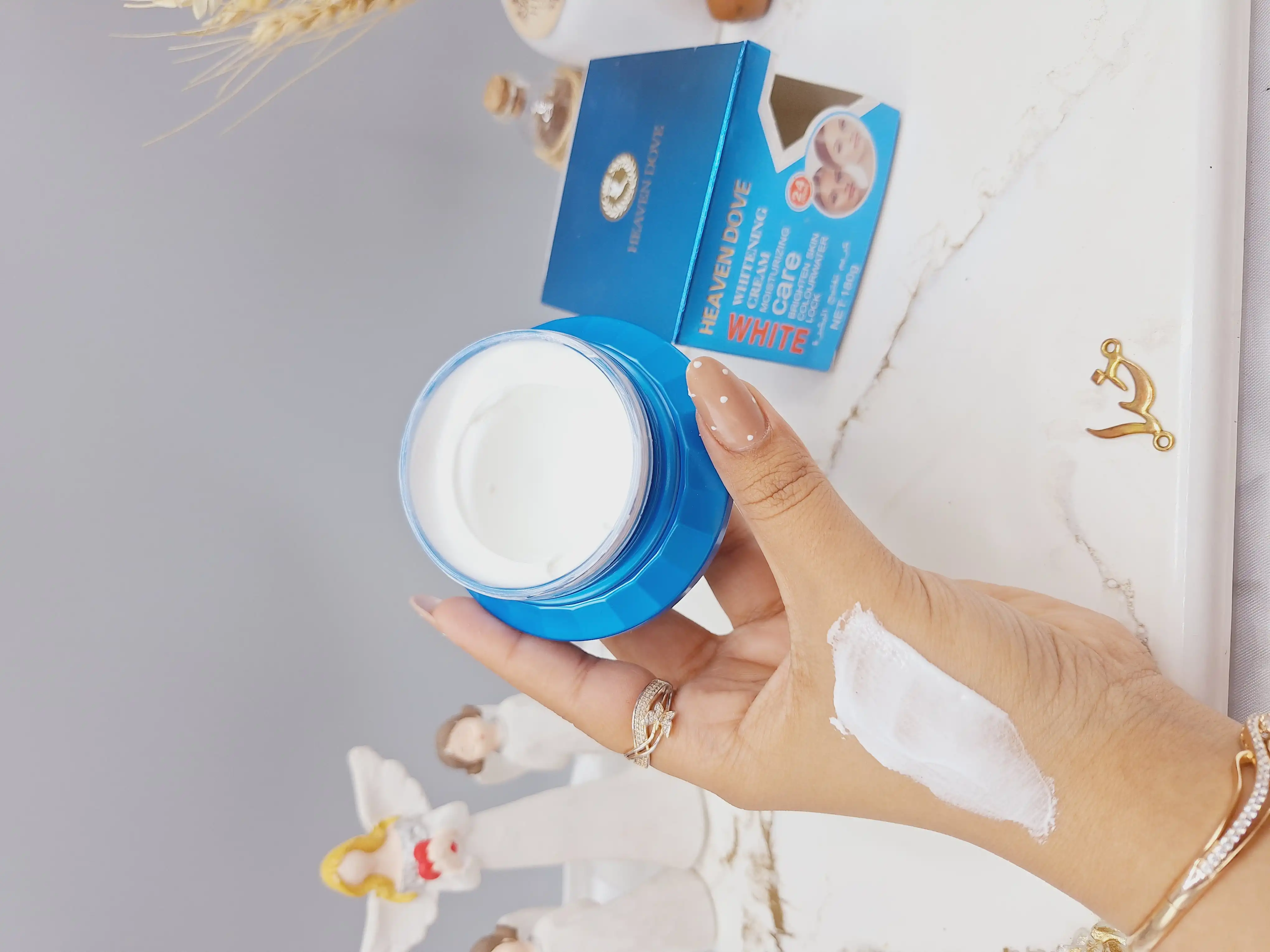 کرم کاسه ای مراقبت از پوست و سفید کننده برند HEAVEN DOVE کارتن ابی کد HD_1061B