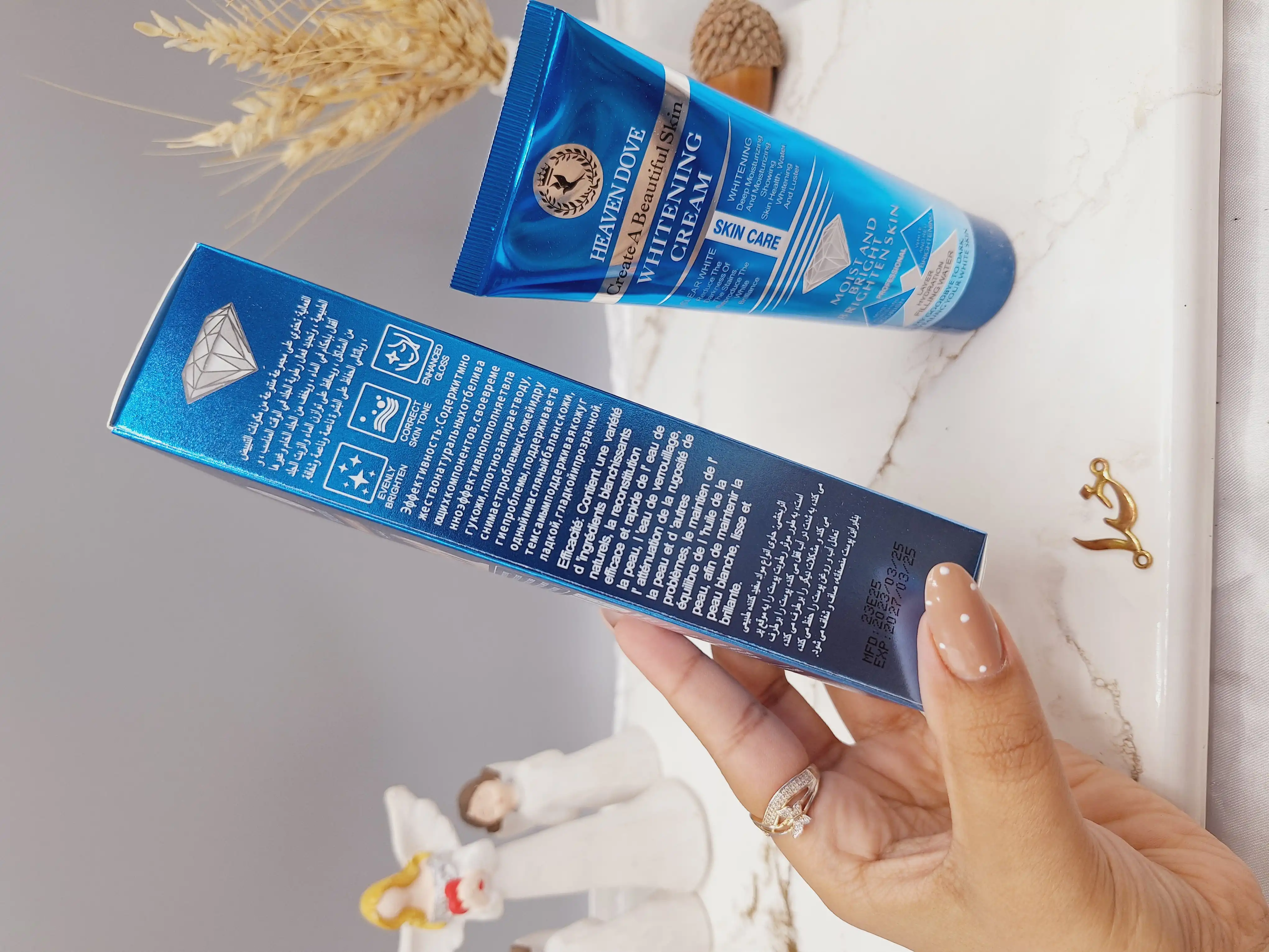 کرم تیوپی مراقبت از پوست سفید کننده و آبرسان پوست برند HEAVEN DOVE کارتن ابی کد HD_1053 B