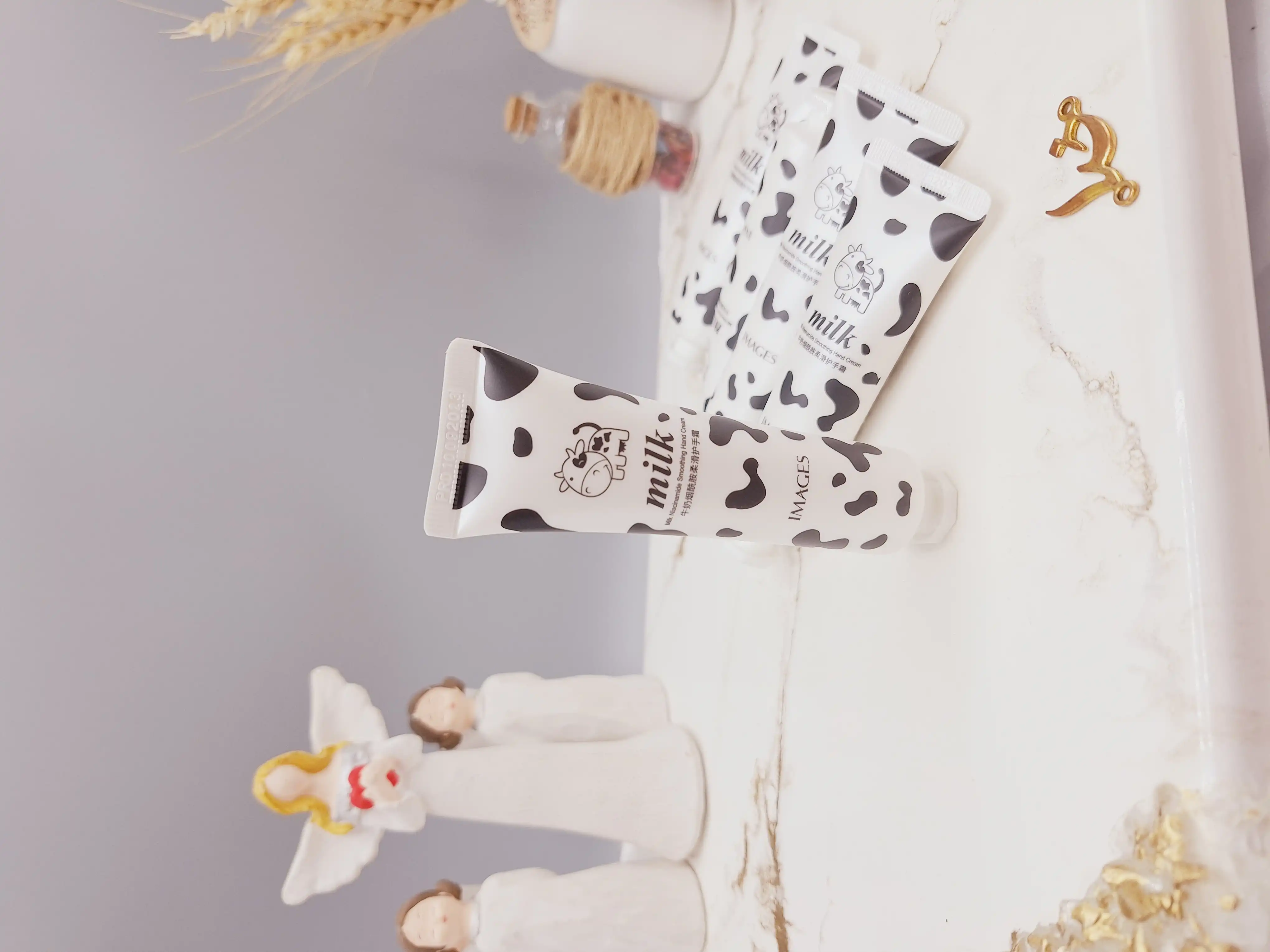 کرم مرطوب کننده شیر گاو ایمیجز IMAGES کد XXM14109