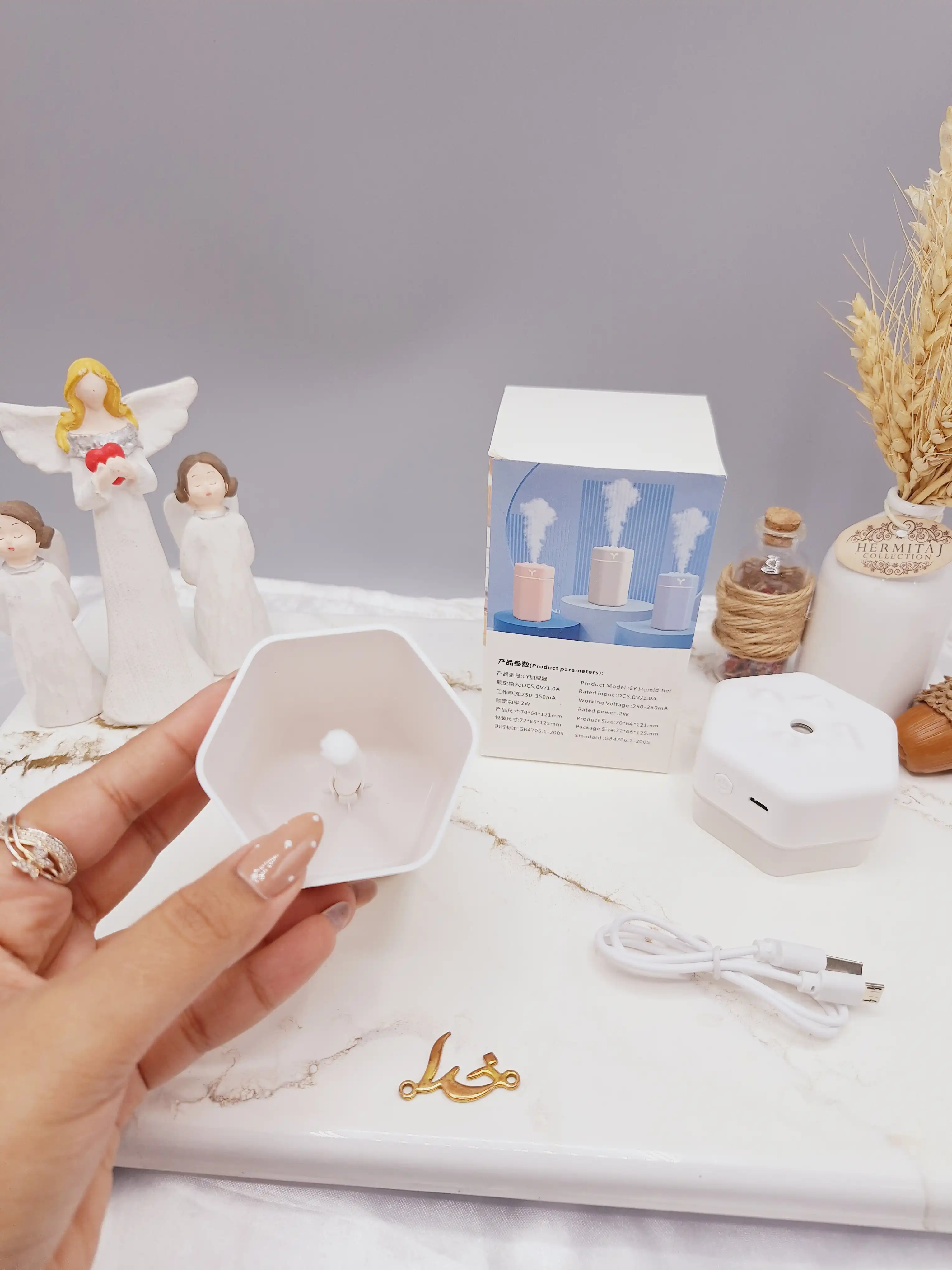 دستگاه بخور سرد دارای لامپ LED برند HUMIDIFIER