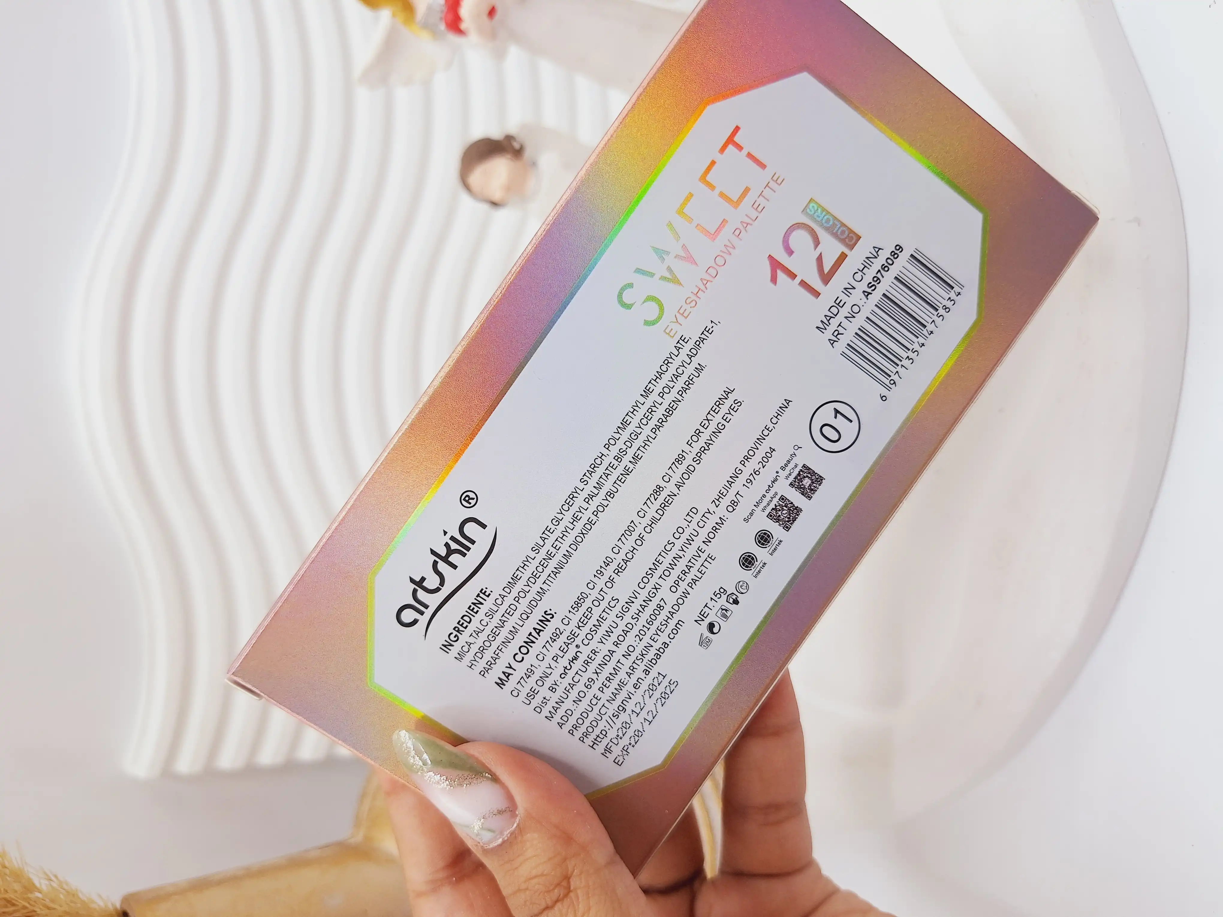 پالت سایه چشم ۱۲ رنگ برند آرت اسکین artskin کد SA976089