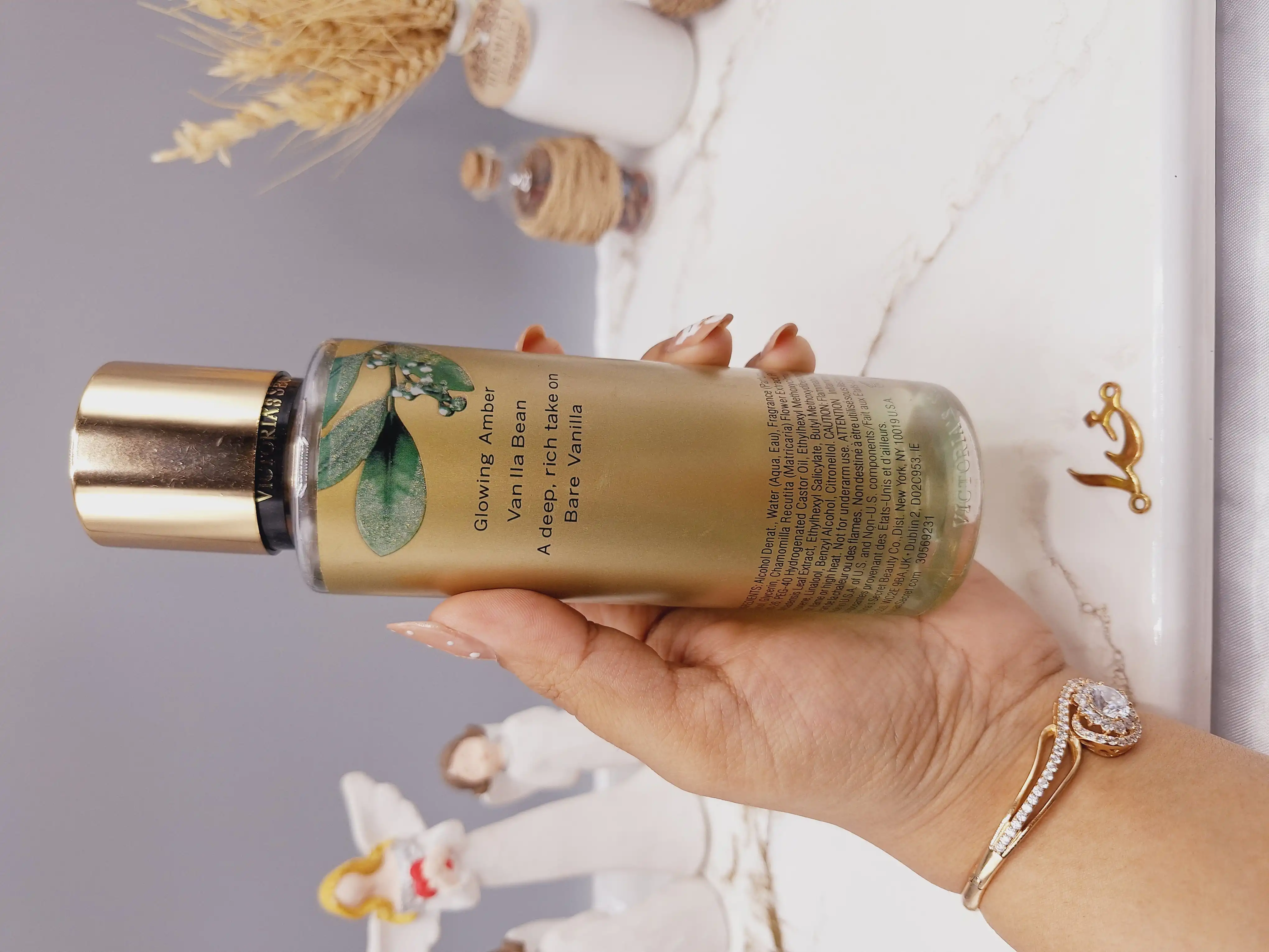 بادی اسپلش 250 ml ویکتوریا سکرت مدل Bare Vanilla Decadent اورجینال